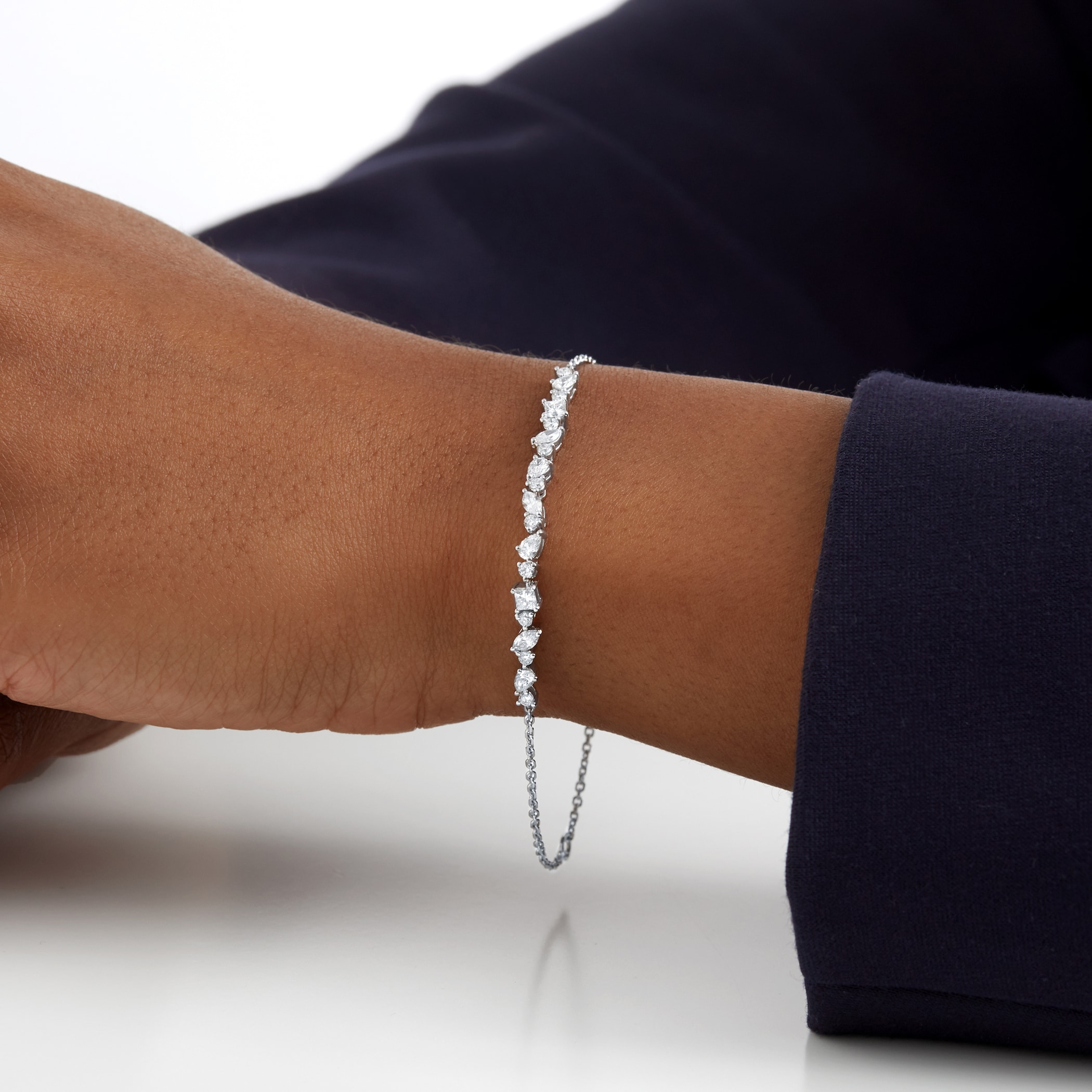 Mappin & Webb Riveret 18ct White Gold 1.00cttw Mixed Cut Diamond Bracelet Mappin & Webb Riveret 18ct White Gold 1.00cttw Mixed Cut Diamond Bracelet
