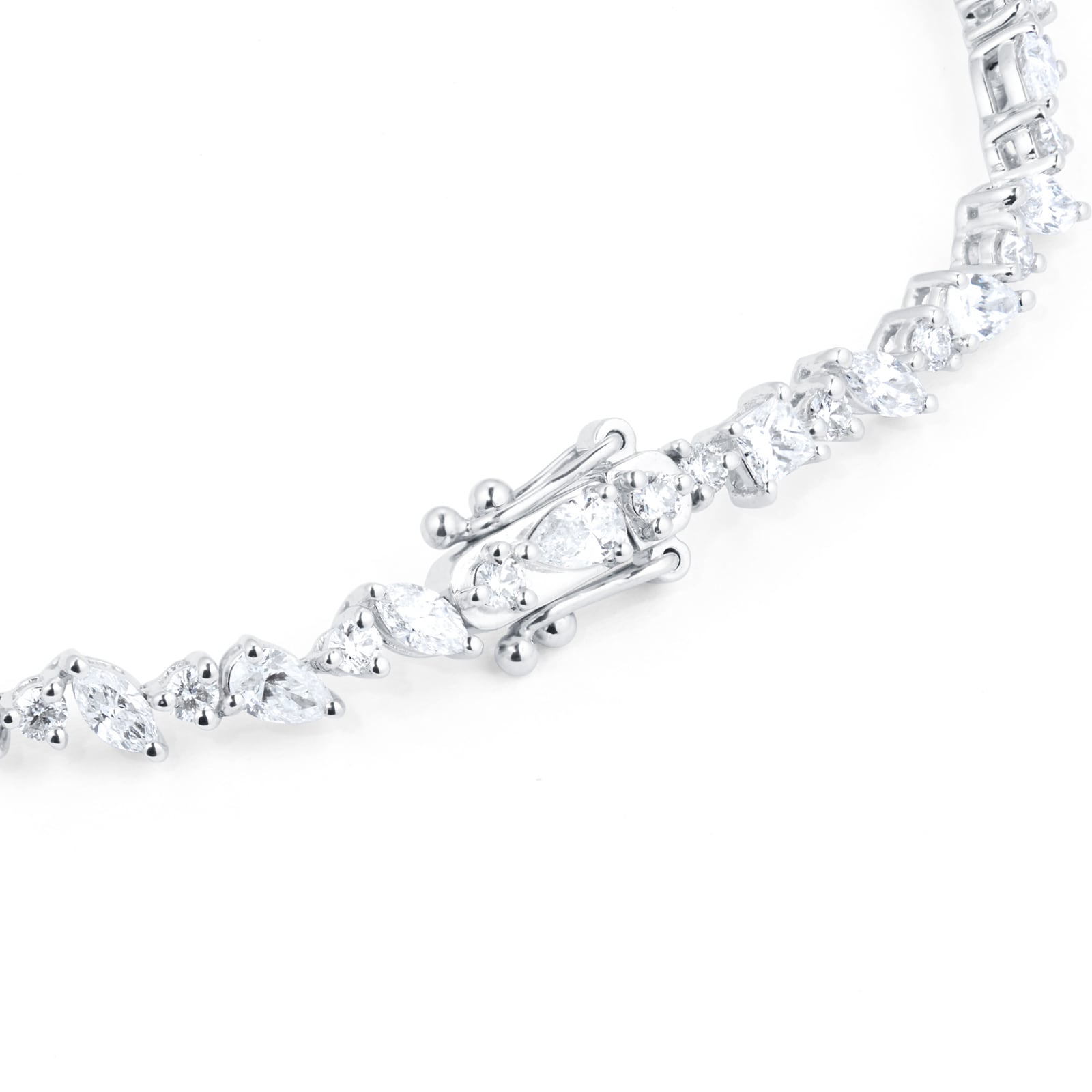 Mappin & Webb 18ct White Gold 3.60cttw Mixed Cut Diamond Bracelet Mappin & Webb 18ct White Gold 3.60cttw Mixed Cut Diamond Bracelet