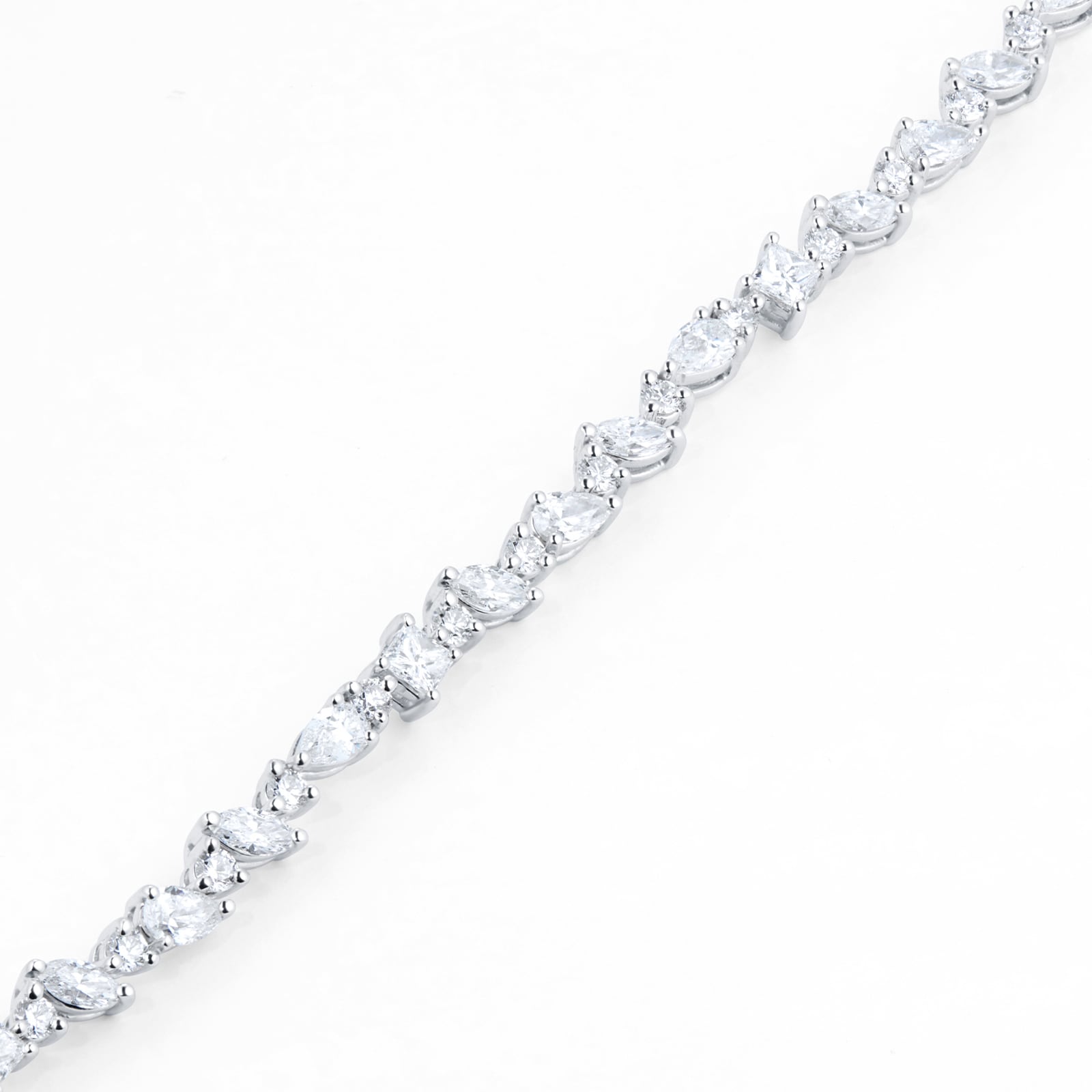 Mappin & Webb 18ct White Gold 3.60cttw Mixed Cut Diamond Bracelet Mappin & Webb 18ct White Gold 3.60cttw Mixed Cut Diamond Bracelet