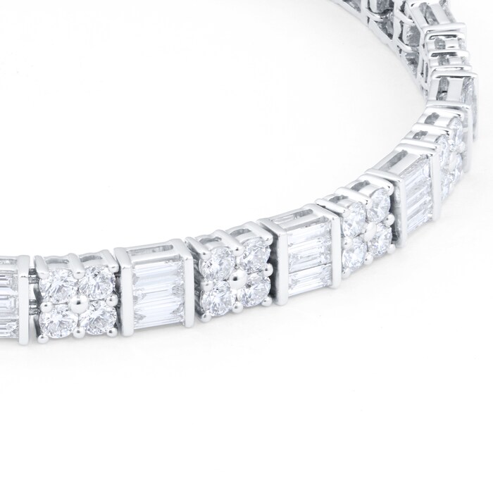 Mappin & Webb 18ct White Gold 6.75cttw Baguette and Brilliant Cut Diamond Line Bracelet