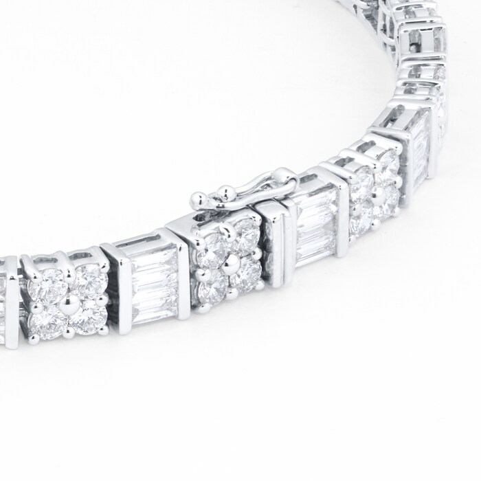 Mappin & Webb 18ct White Gold 6.75cttw Baguette and Brilliant Cut Diamond Line Bracelet