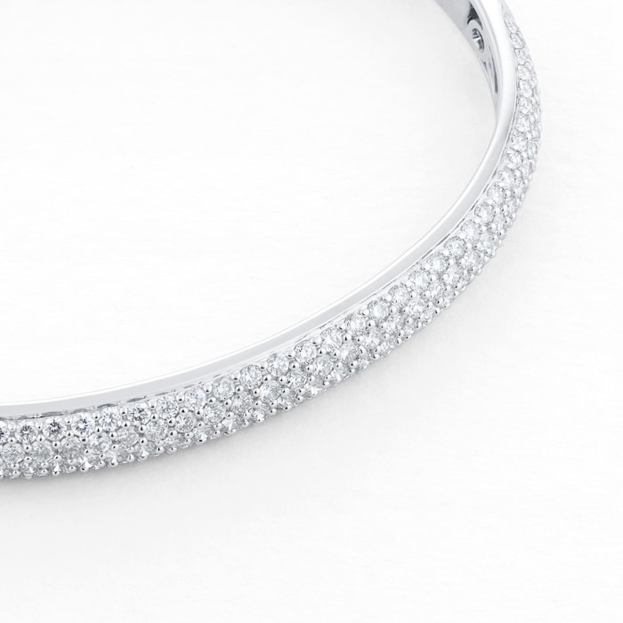 Mappin & Webb 18ct White Gold 2.5cttw Diamond Pave Bangle