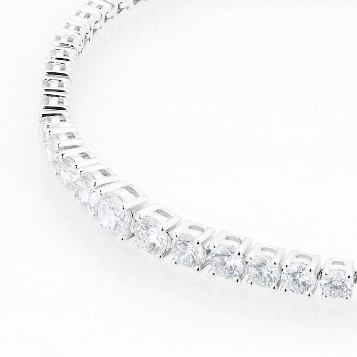 Goldsmiths 18ct White Gold 3.34cttw Graduated Diamond Line Bracelet