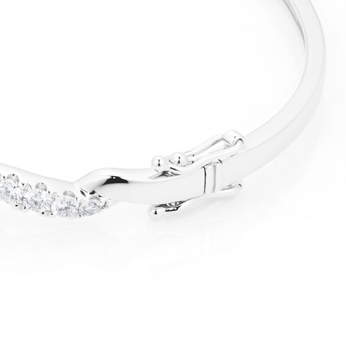 Goldsmiths 18ct White Gold 1.50cttw Diamond Twist Bangle