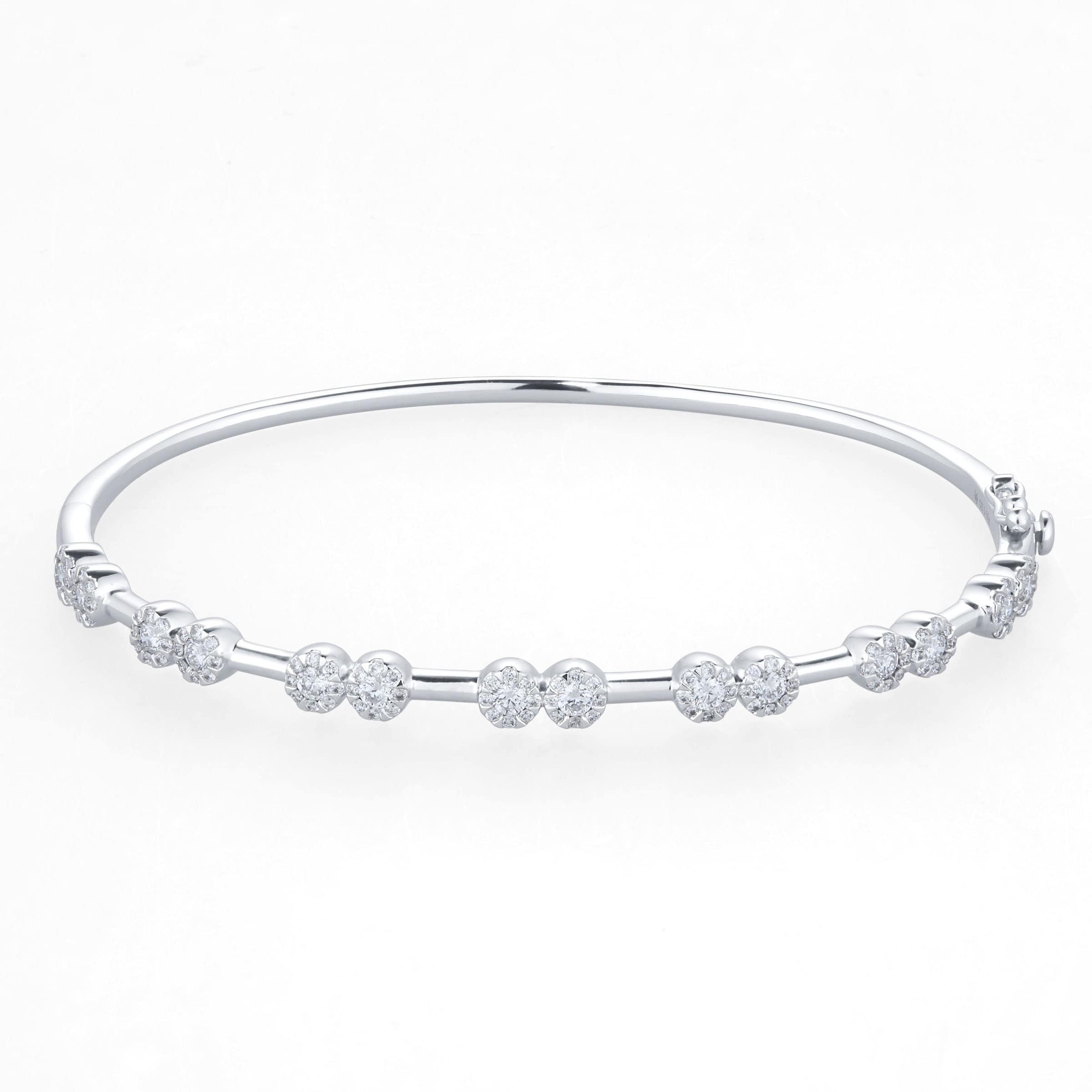 Masquerade 18ct White Gold 1.00cttw Diamond Bangle