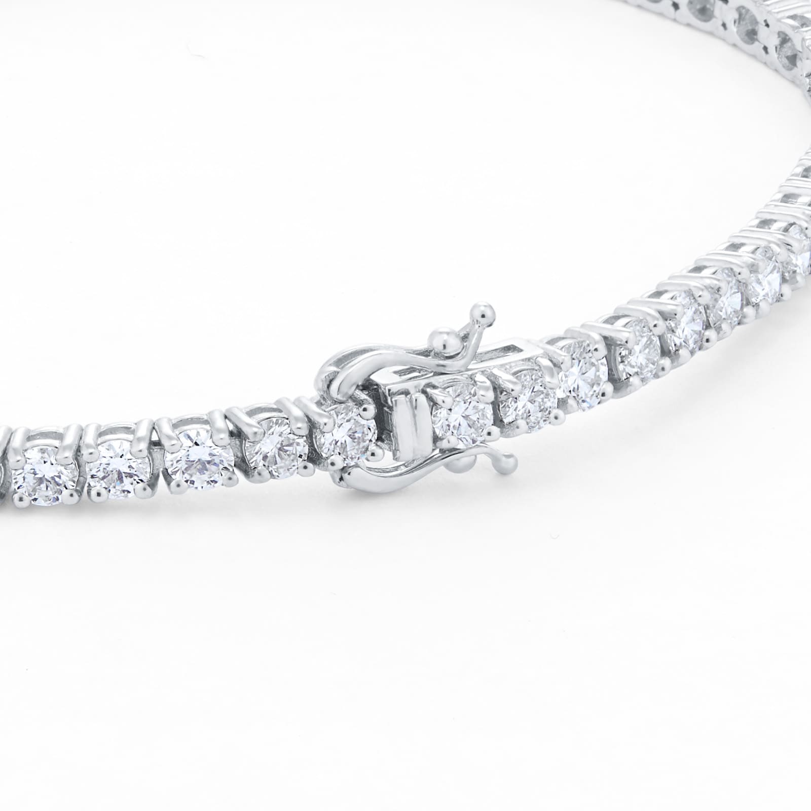 Mappin & Webb 18ct White Gold 5.00cttw Diamond Line Bracelet Mappin & Webb 18ct White Gold 5.00cttw Diamond Line Bracelet