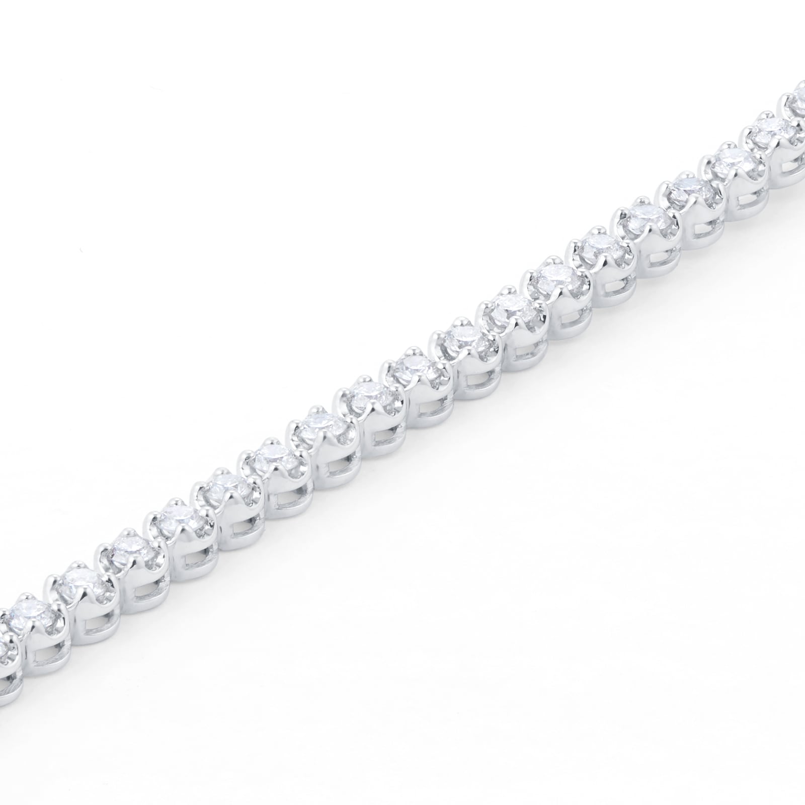 Goldsmiths 18ct White Gold 2.00cttw Diamond Line Bracelet Goldsmiths 18ct White Gold 2.00cttw Diamond Line Bracelet