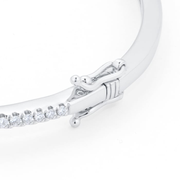 Goldsmiths 18ct White Gold 1.30cttw Diamond Mixed Cut Bangle