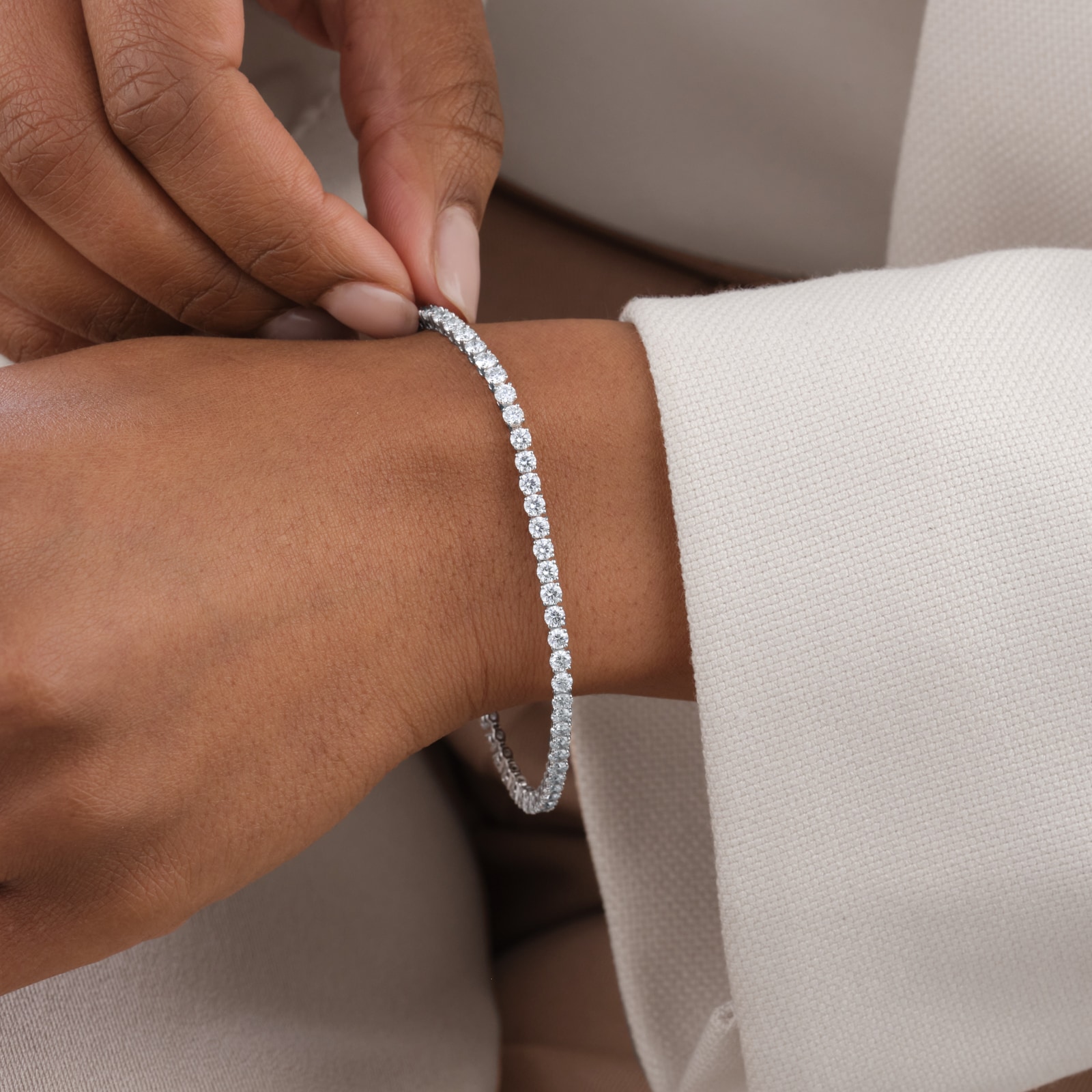 Goldsmiths 18ct White Gold 4.87ttw Brilliant Cut Diamond Line Bracelet