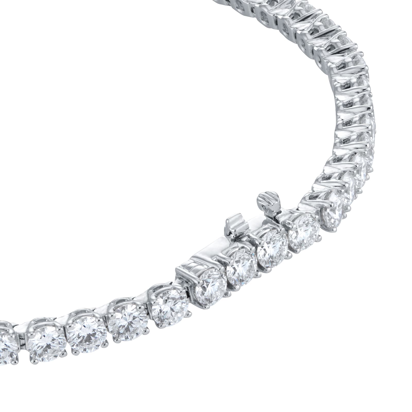 Goldsmiths 18ct White Gold 6.91cttw Brilliant Cut Diamond Line Bracelet Goldsmiths 18ct White Gold 6.91cttw Brilliant Cut Diamond Line Bracelet