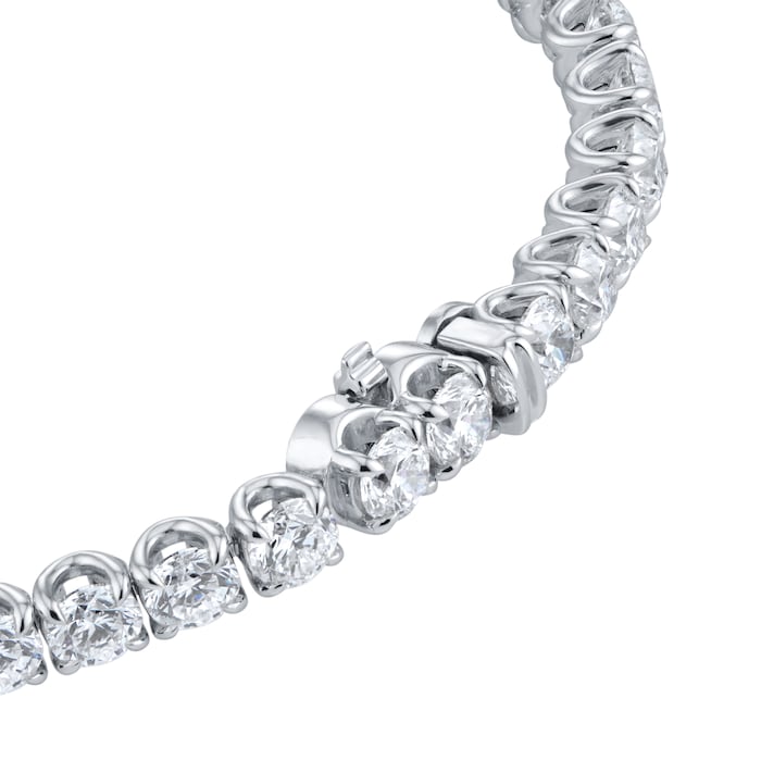 Goldsmiths 18ct White Gold 15.00cttw Brilliant Cut Diamond Line Bracelet