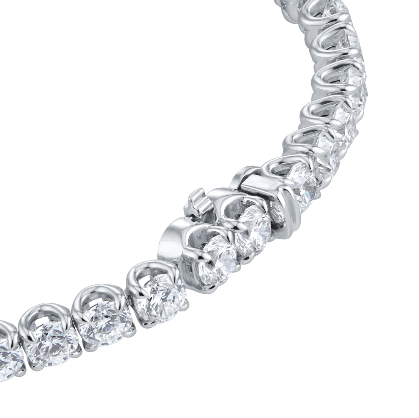 Goldsmiths 18ct White Gold 15.00cttw Brilliant Cut Diamond Line Bracelet