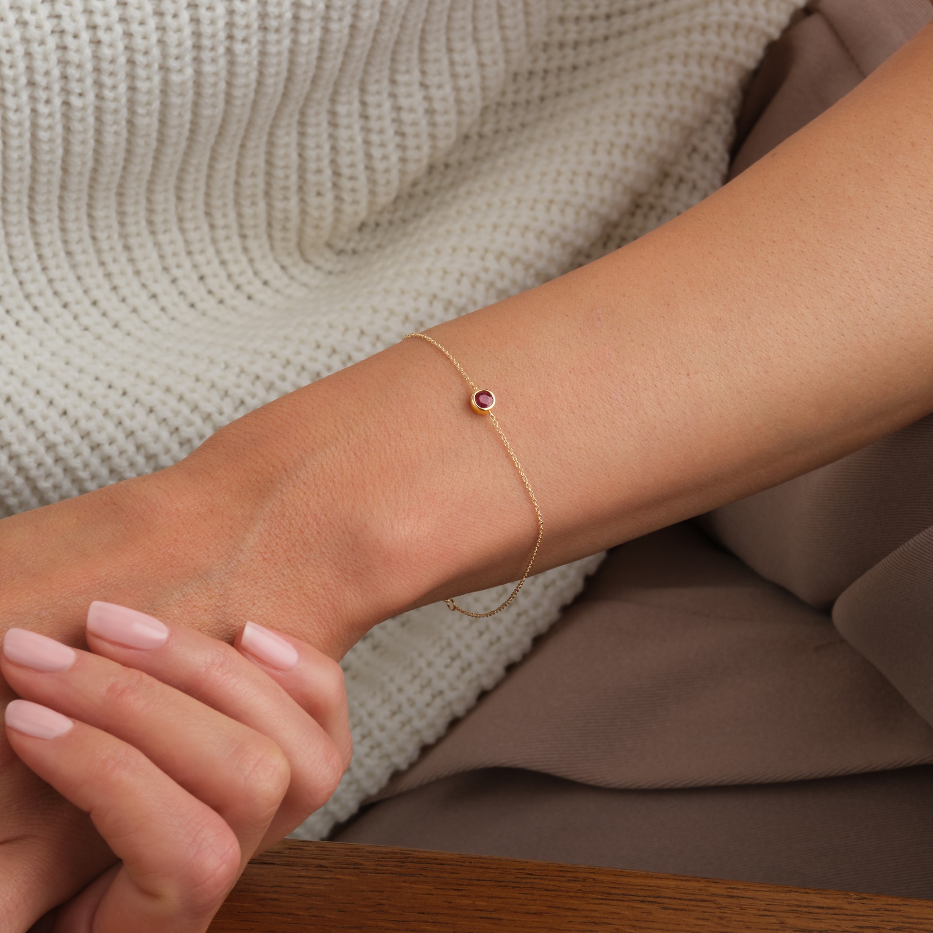 Best Luxury 
9ct Yellow Gold Ruby Birthstone Bracelet