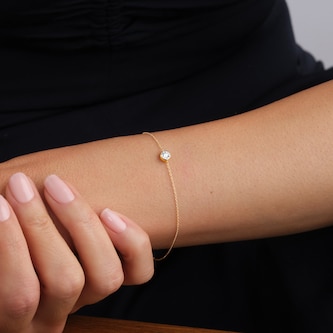 Goldsmiths 9ct Yellow Gold 0.08cttw Diamond Birthstone Bracelet Goldsmiths 9ct Yellow Gold 0.08cttw Diamond Birthstone Bracelet