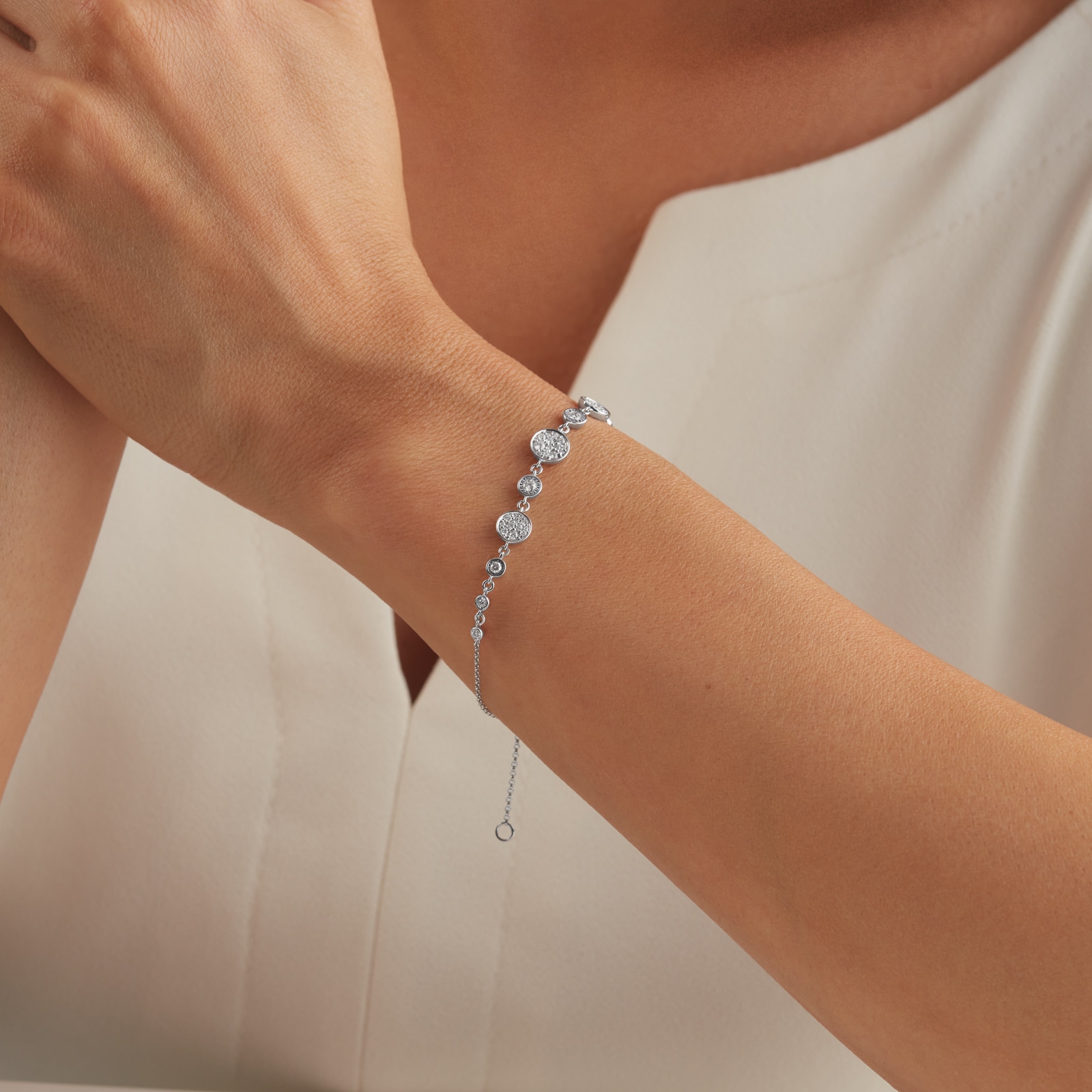 Goldsmiths 9ct White Gold 0.50cttw Diamond Cluster Bracelet Goldsmiths 9ct White Gold 0.50cttw Diamond Cluster Bracelet