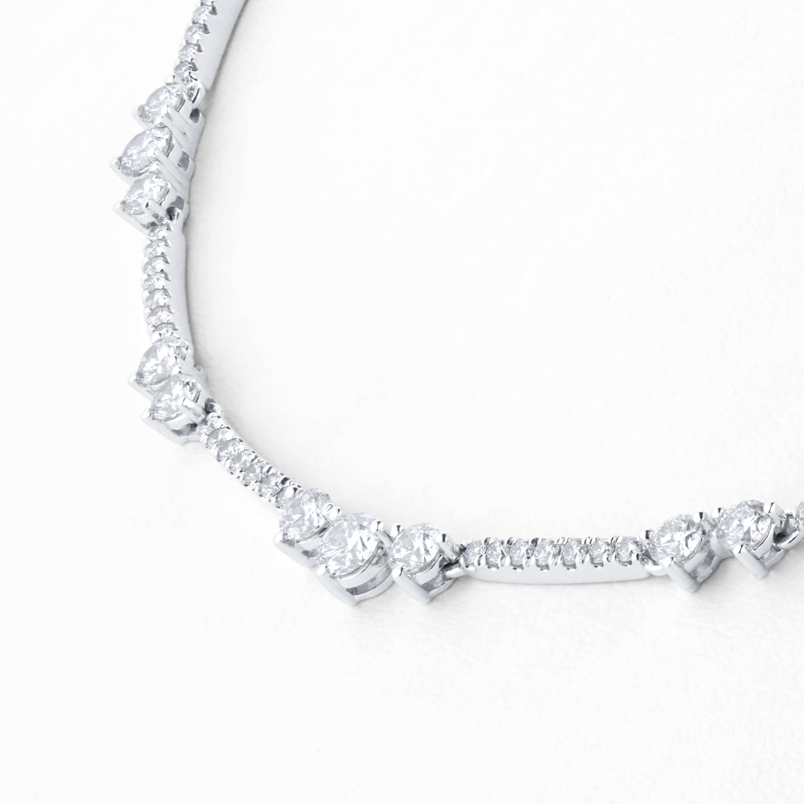 Goldsmiths 18ct White Gold Linear Line Necklace Goldsmiths 18ct White Gold Linear Line Necklace