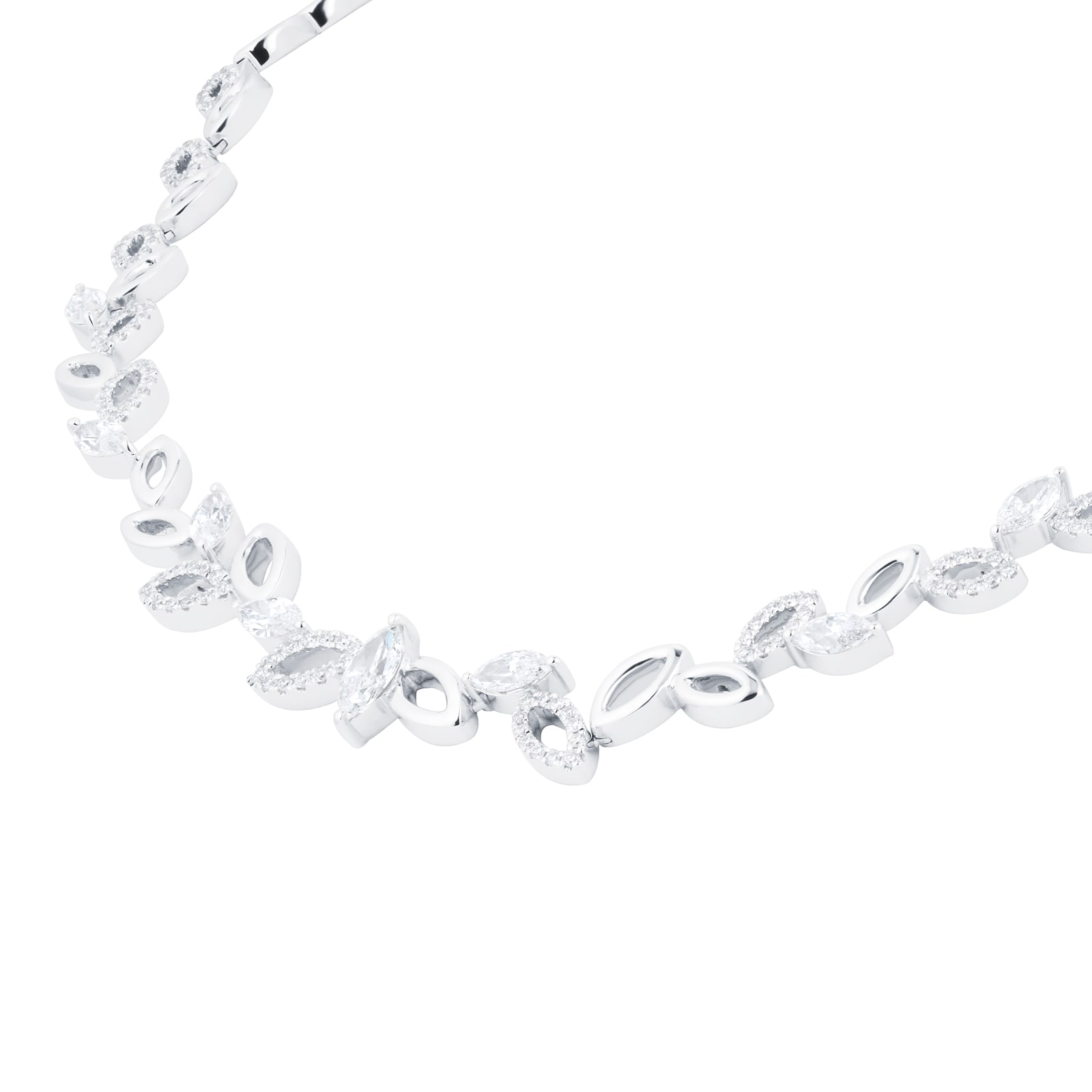 Mappin & Webb Vinea 18ct White Gold 3.50cttw Leaf Marquise Cut Necklace Mappin & Webb Vinea 18ct White Gold 3.50cttw Leaf Marquise Cut Necklace