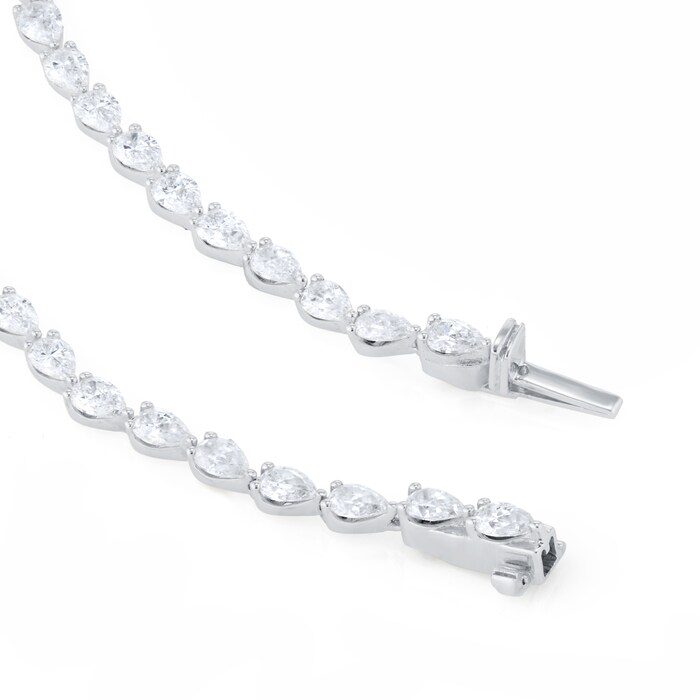 Goldsmiths 18ct White Gold 15.36cttw Pear Cut Diamond Line Necklace