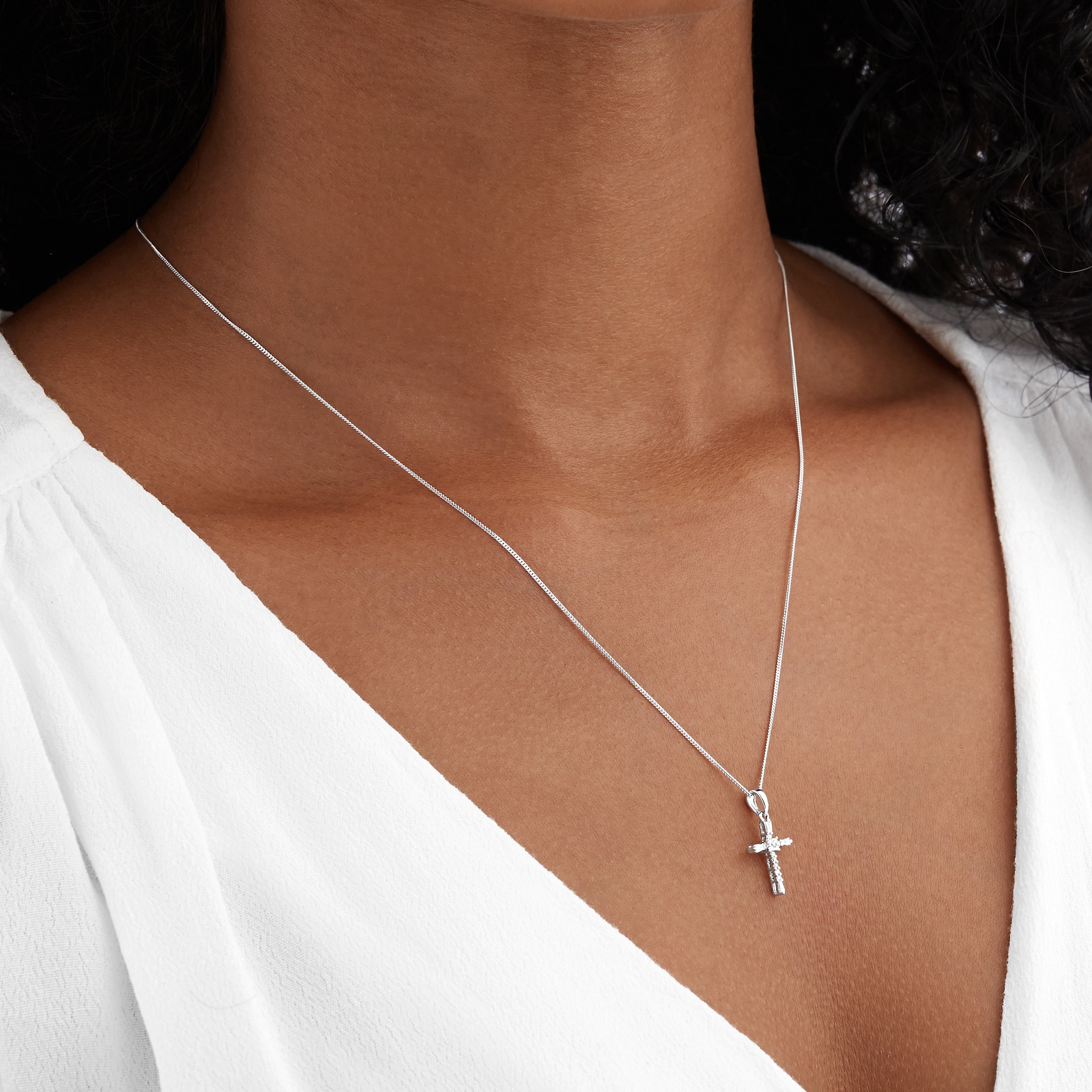 Goldsmiths 9ct White Gold 0.11ct Diamond Cross Pendant