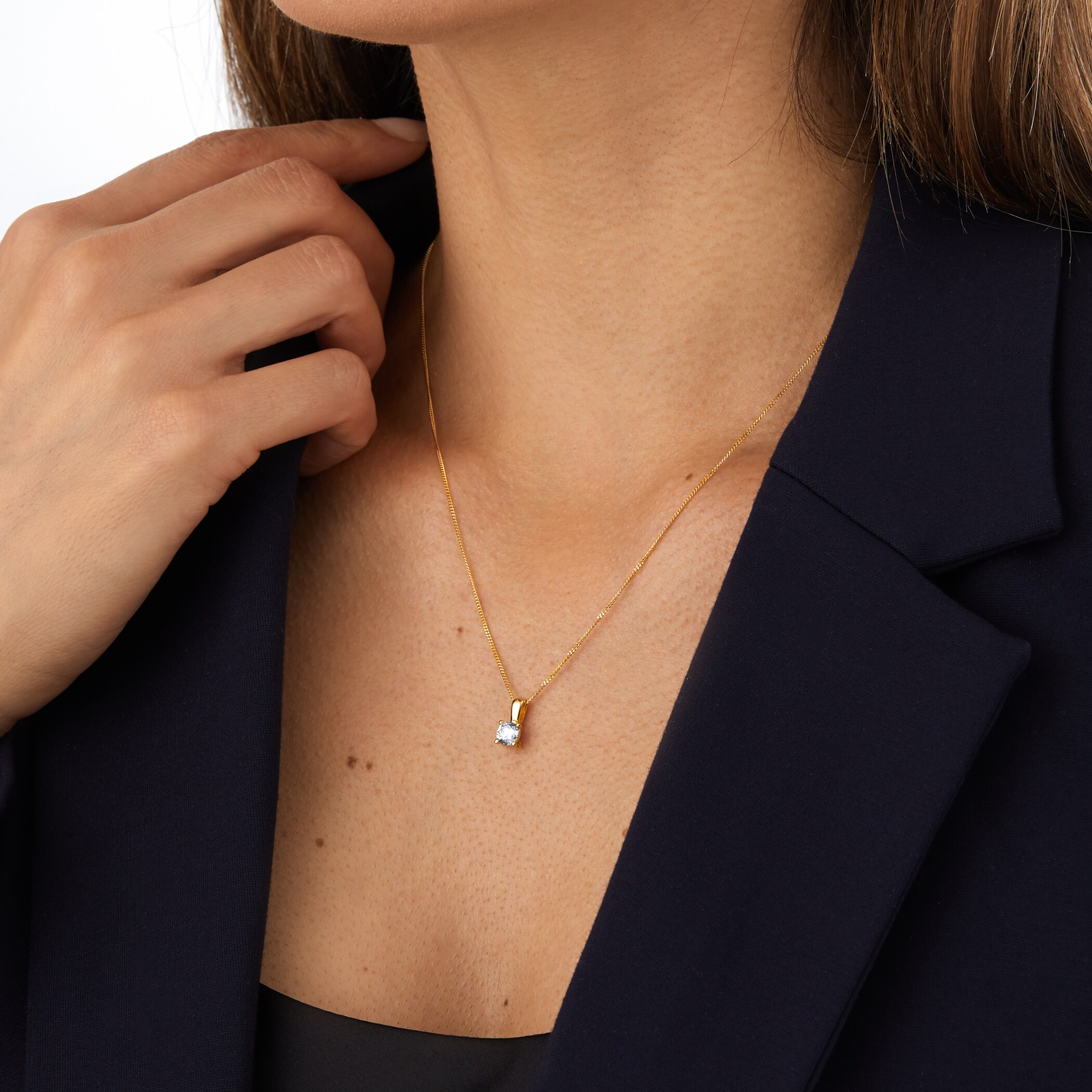 Goldsmiths 18ct Yellow Gold 0.50ct Diamond 4 Claw Pendant Goldsmiths 18ct Yellow Gold 0.50ct Diamond 4 Claw Pendant