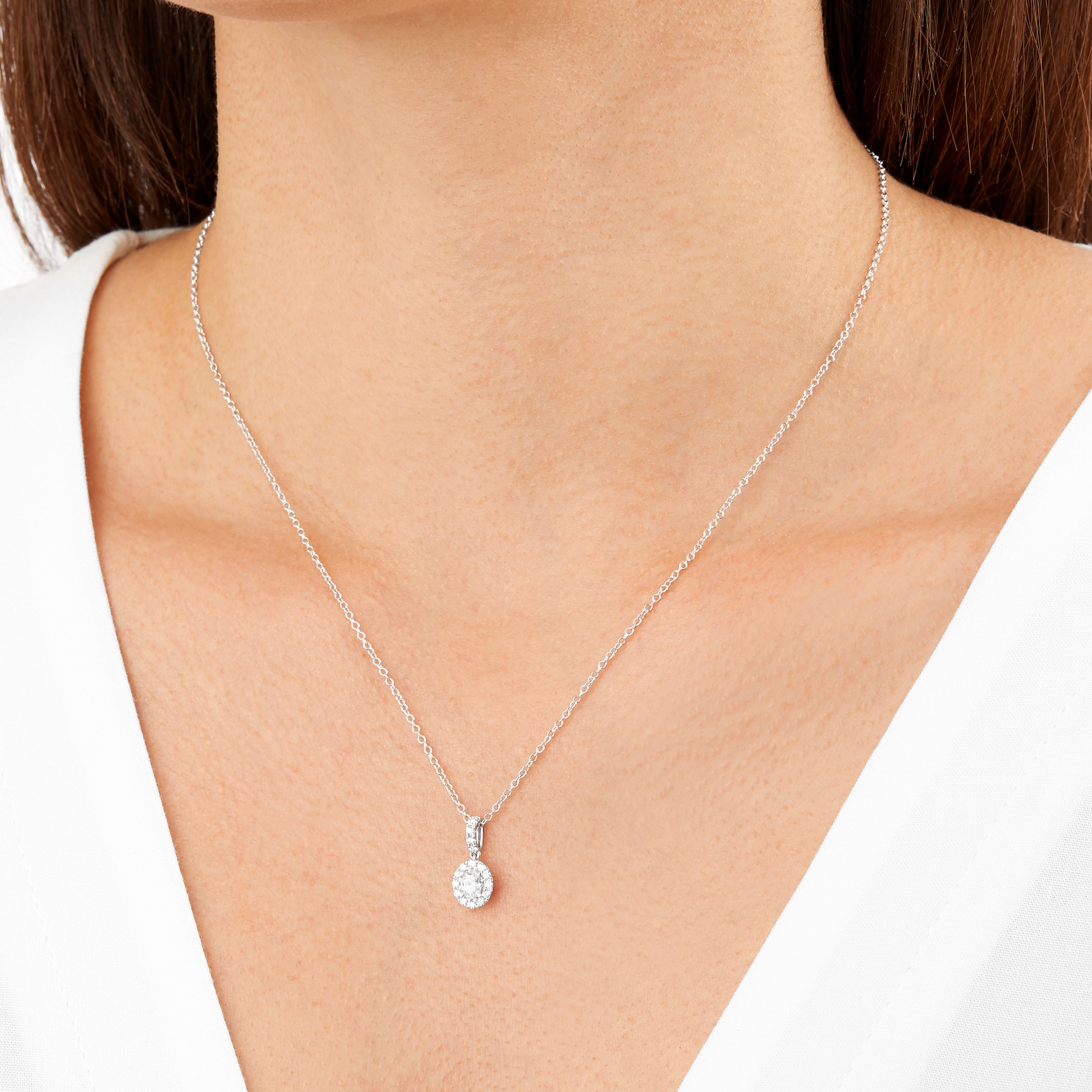 Mappin & Webb Amelia 18ct White Gold 0.50ct Diamond Oval Pendant Mappin & Webb Amelia 18ct White Gold 0.50ct Diamond Oval Pendant