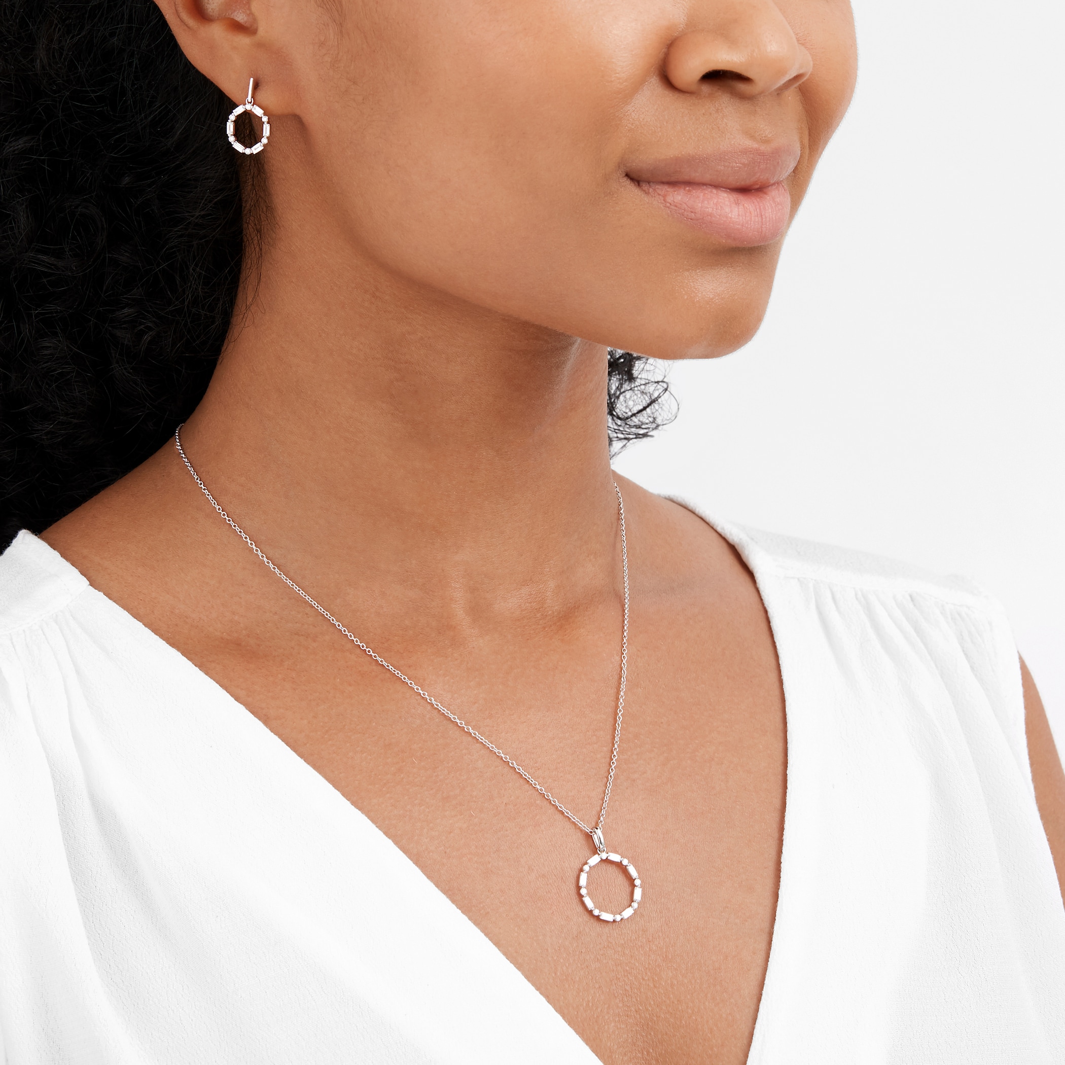 Mappin & Webb Renee 18ct White Gold 0.46cttw Diamond Circle Pendant