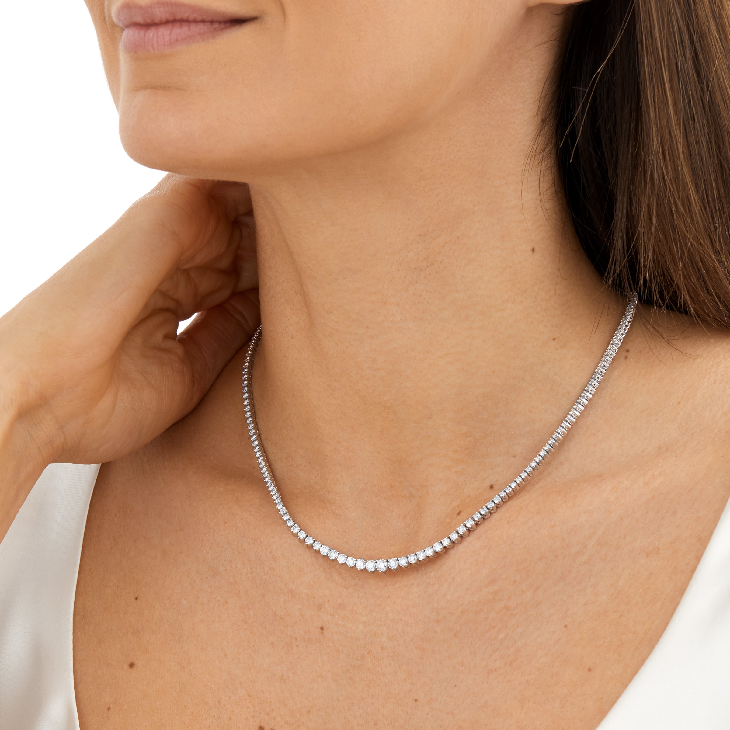 Mappin & Webb 18ct White Gold 6.82cttw Diamond 3 Claw Graduated Tennis Necklace