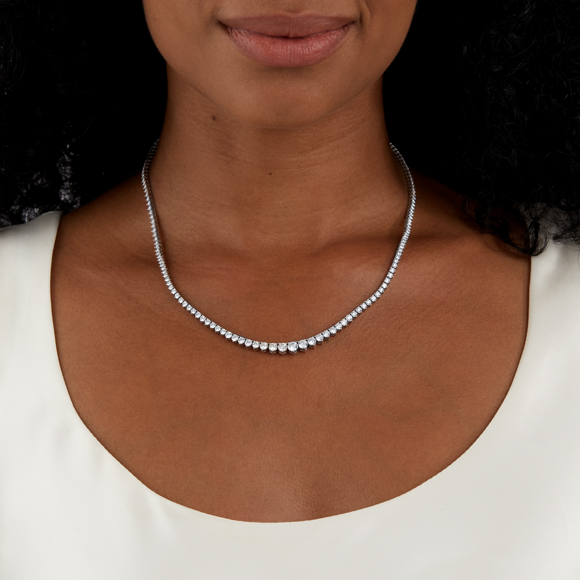 Mappin & Webb 18ct White Gold 8.08cttw Diamond 3 Claw Graduated Tennis Necklace
