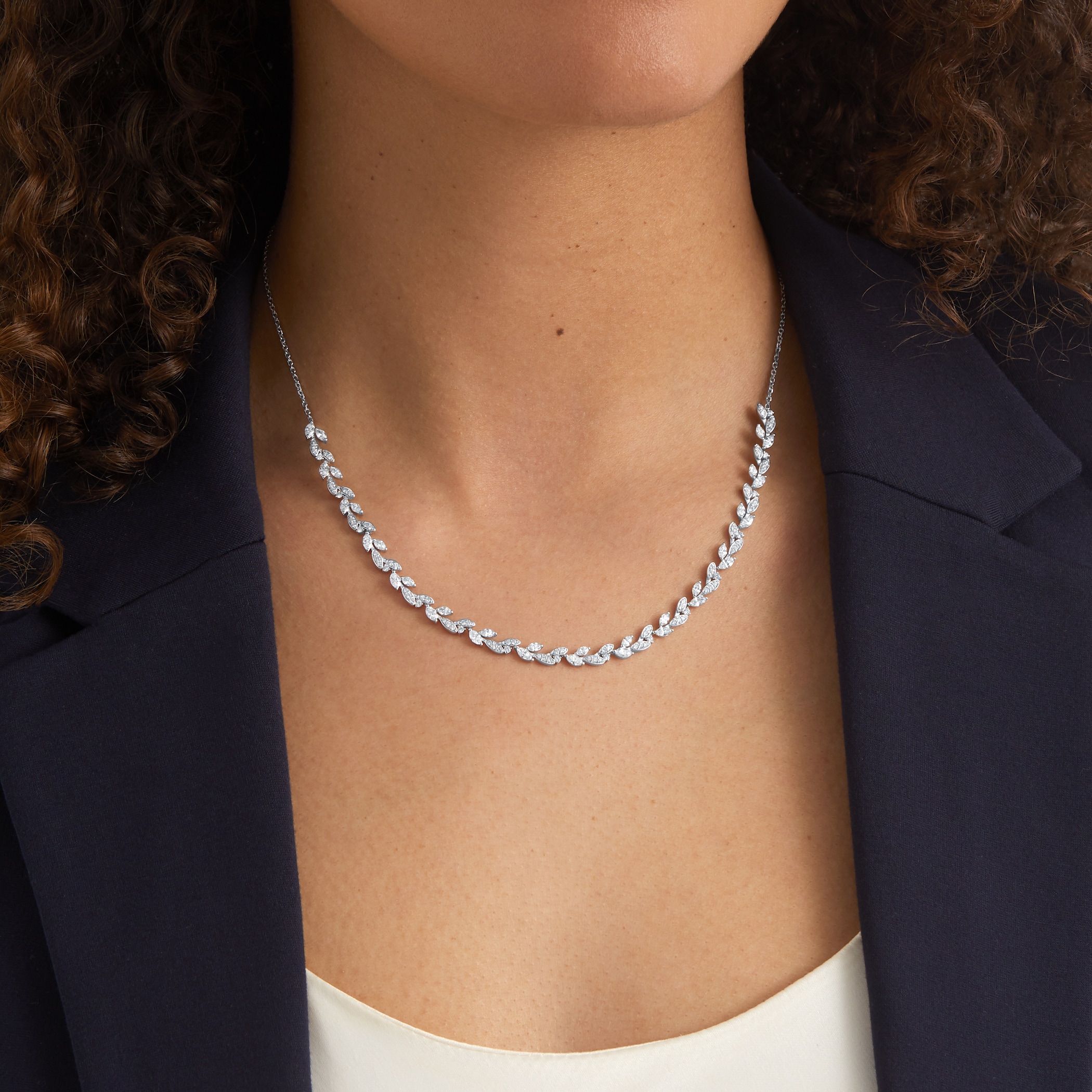 Mappin & Webb Vinea 18ct White Gold 3.00cttw Diamond Necklace Mappin & Webb Vinea 18ct White Gold 3.00cttw Diamond Necklace