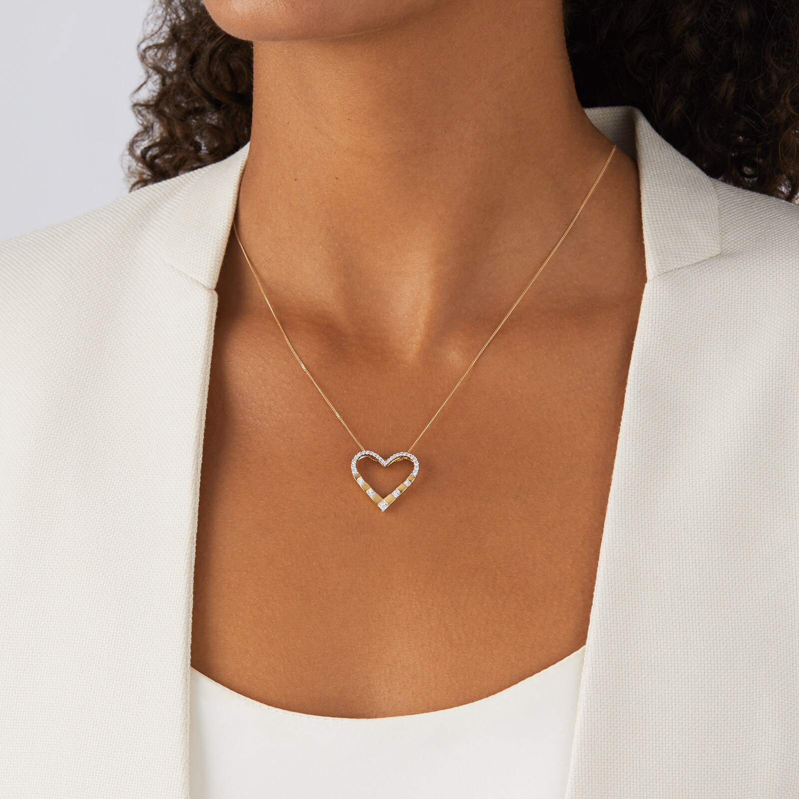 Goldsmiths 18ct Yellow Gold 0.50cttw Diamond Heart Pendant