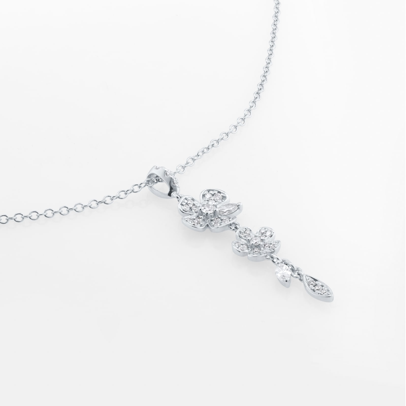 Mappin & Webb Vinea 18ct White Gold 0.36cttw Diamond Floral Pendant Mappin & Webb Vinea 18ct White Gold 0.36cttw Diamond Floral Pendant