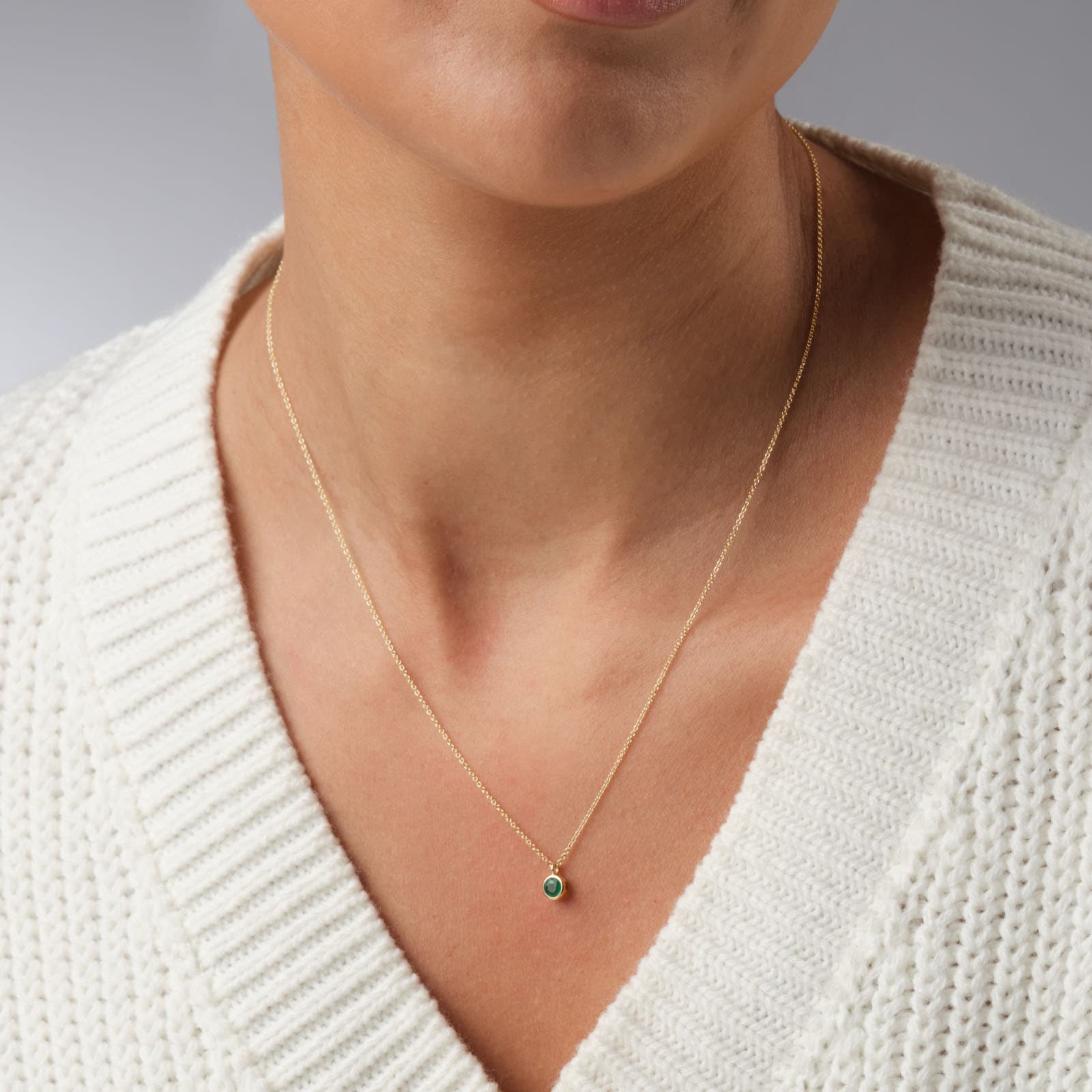 Goldsmiths 9ct Yellow Gold Emerald Birthstone Pendant Goldsmiths 9ct Yellow Gold Emerald Birthstone Pendant