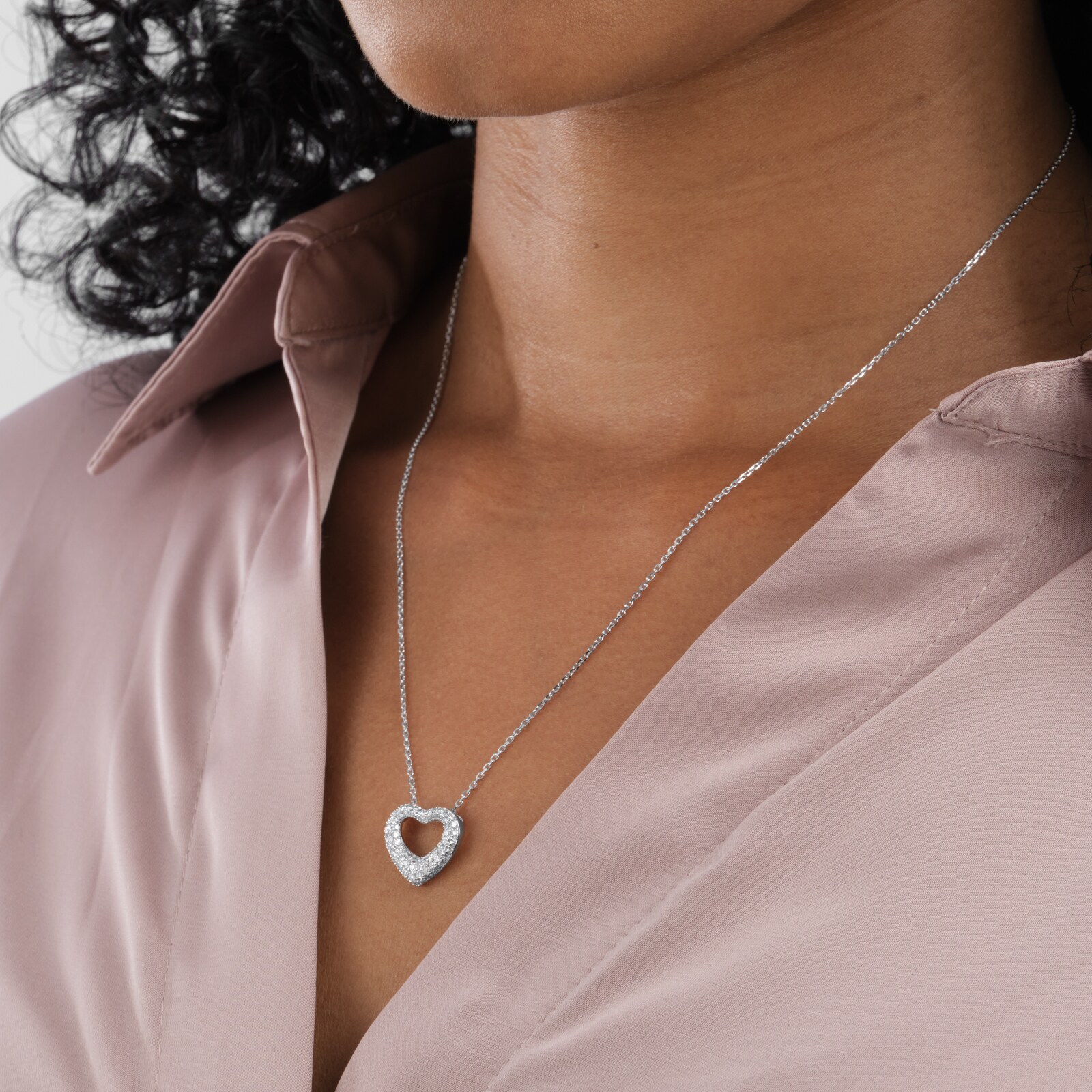 Mappin & Webb 18ct White Gold 0.50cttw Pave Pendant