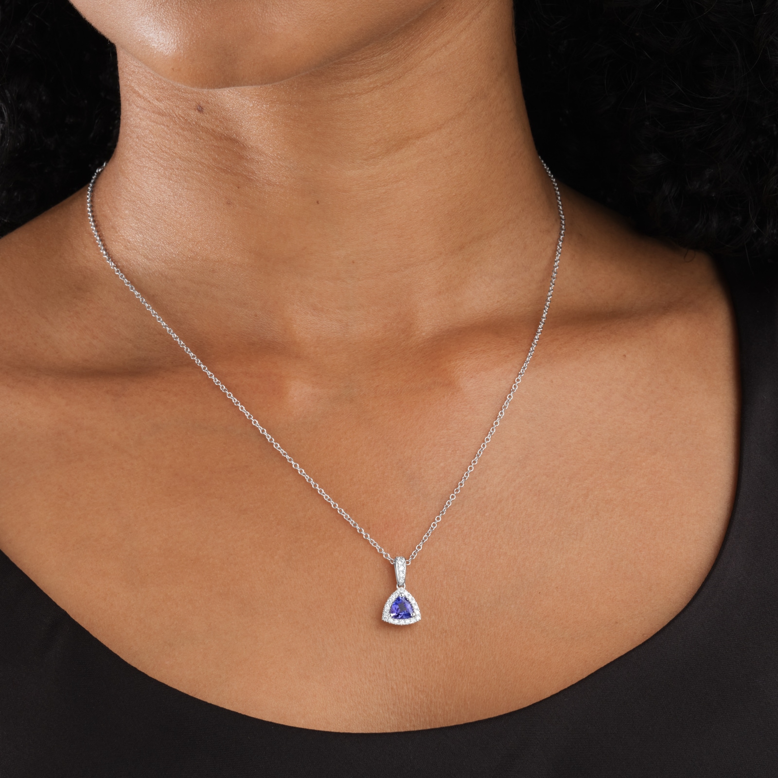 Mappin 
Webb 18ct White Gold Tanzanite 
0.17cttw Diamond Pendant