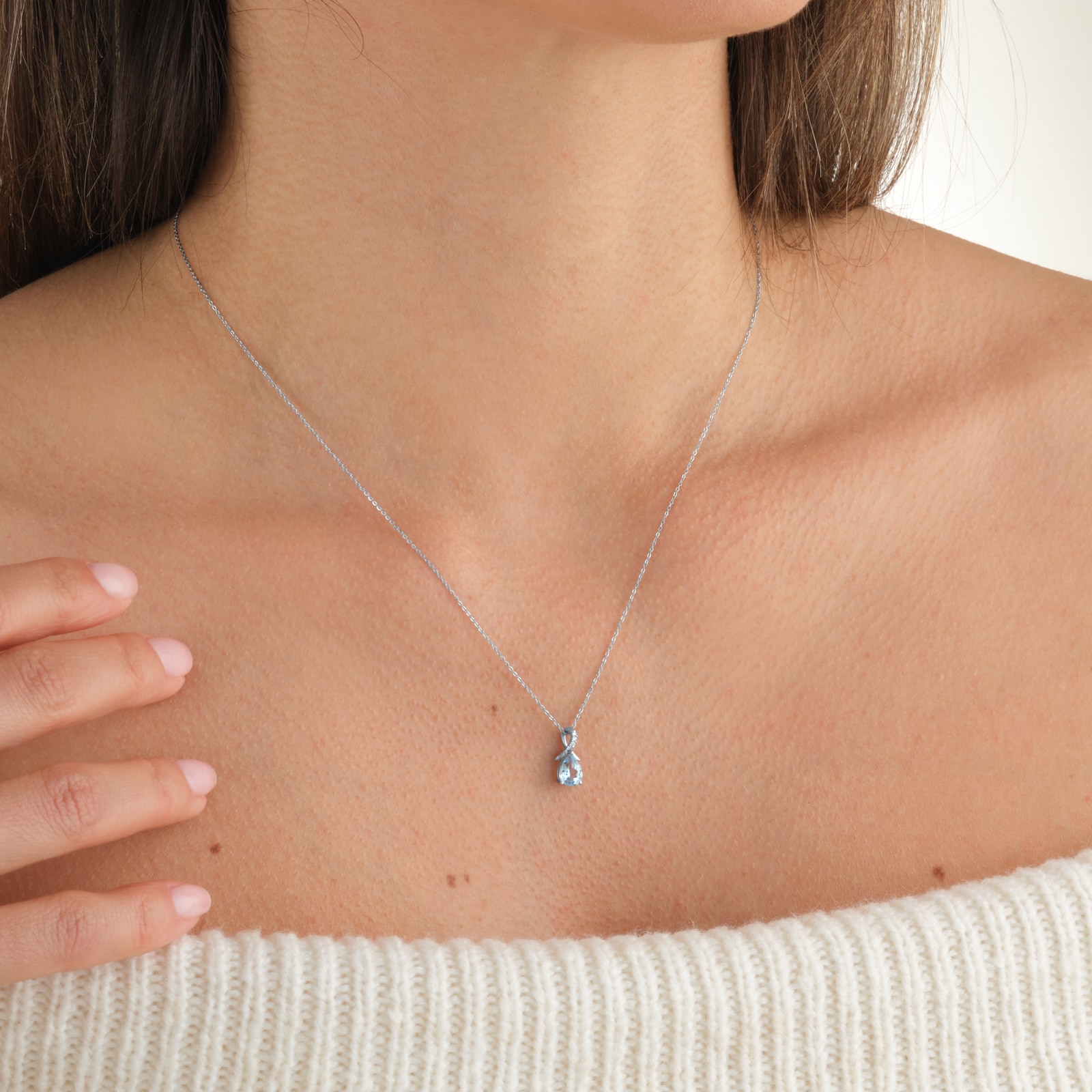 Best Luxury 
9ct White Gold Pear Cut Blue Topaz and Diamond Pendant