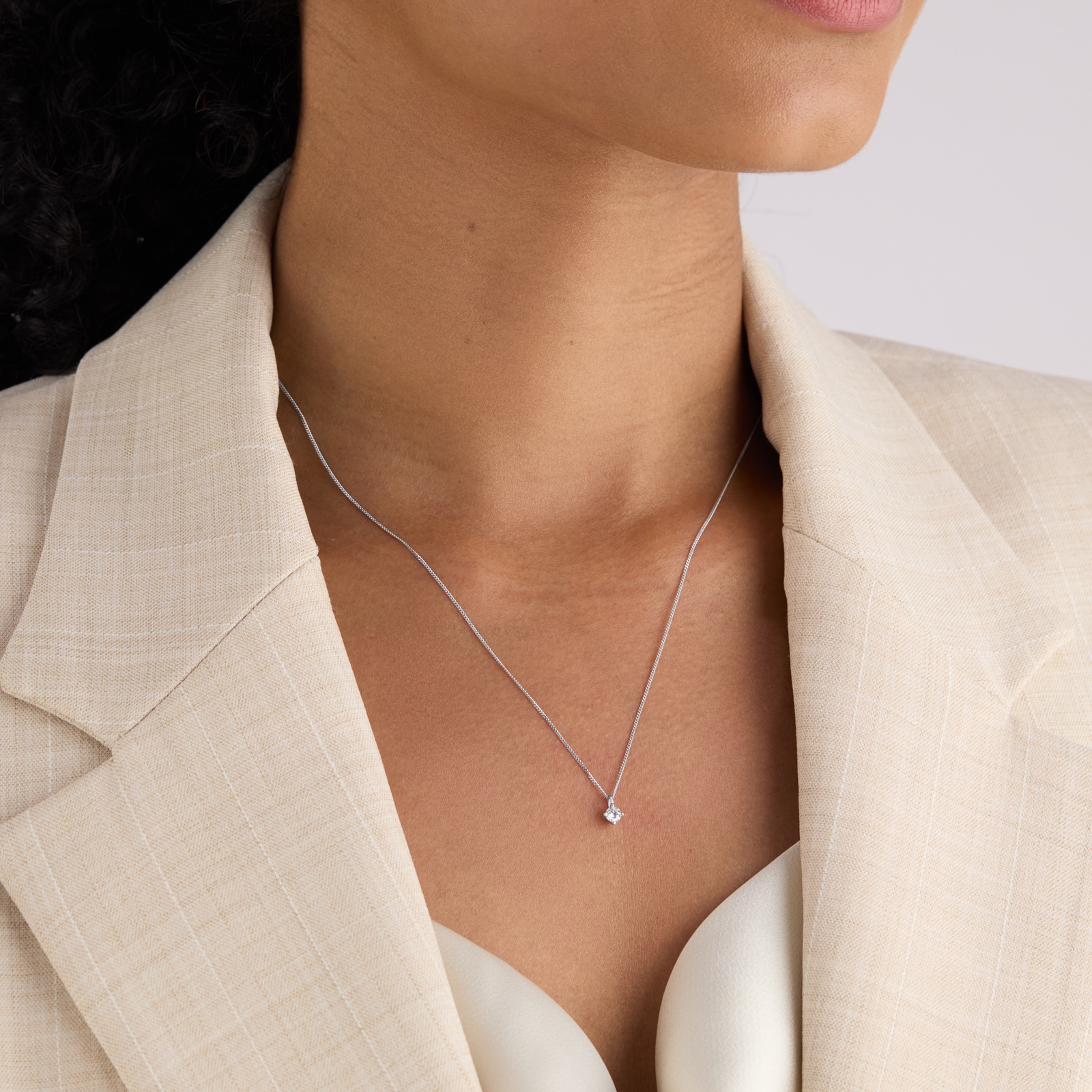 Goldsmiths 9ct White Gold 0.15cttw Brilliant Cut Diamond Solitaire Pendant Goldsmiths 9ct White Gold 0.15cttw Brilliant Cut Diamond Solitaire Pendant