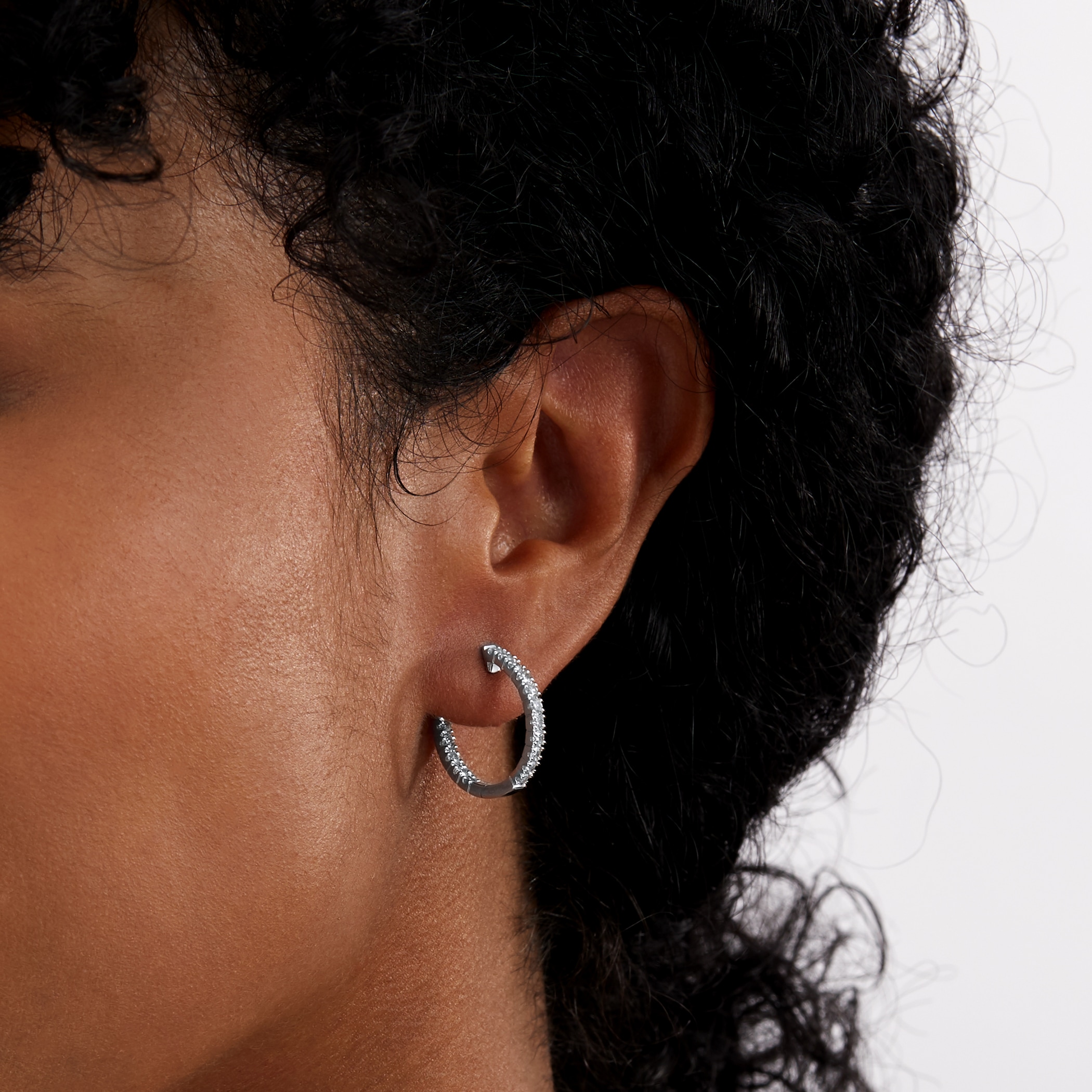 Mappin & Webb 18ct White Gold 1.00cttw Diamond 20mm Hoop Earrings Mappin & Webb 18ct White Gold 1.00cttw Diamond 20mm Hoop Earrings