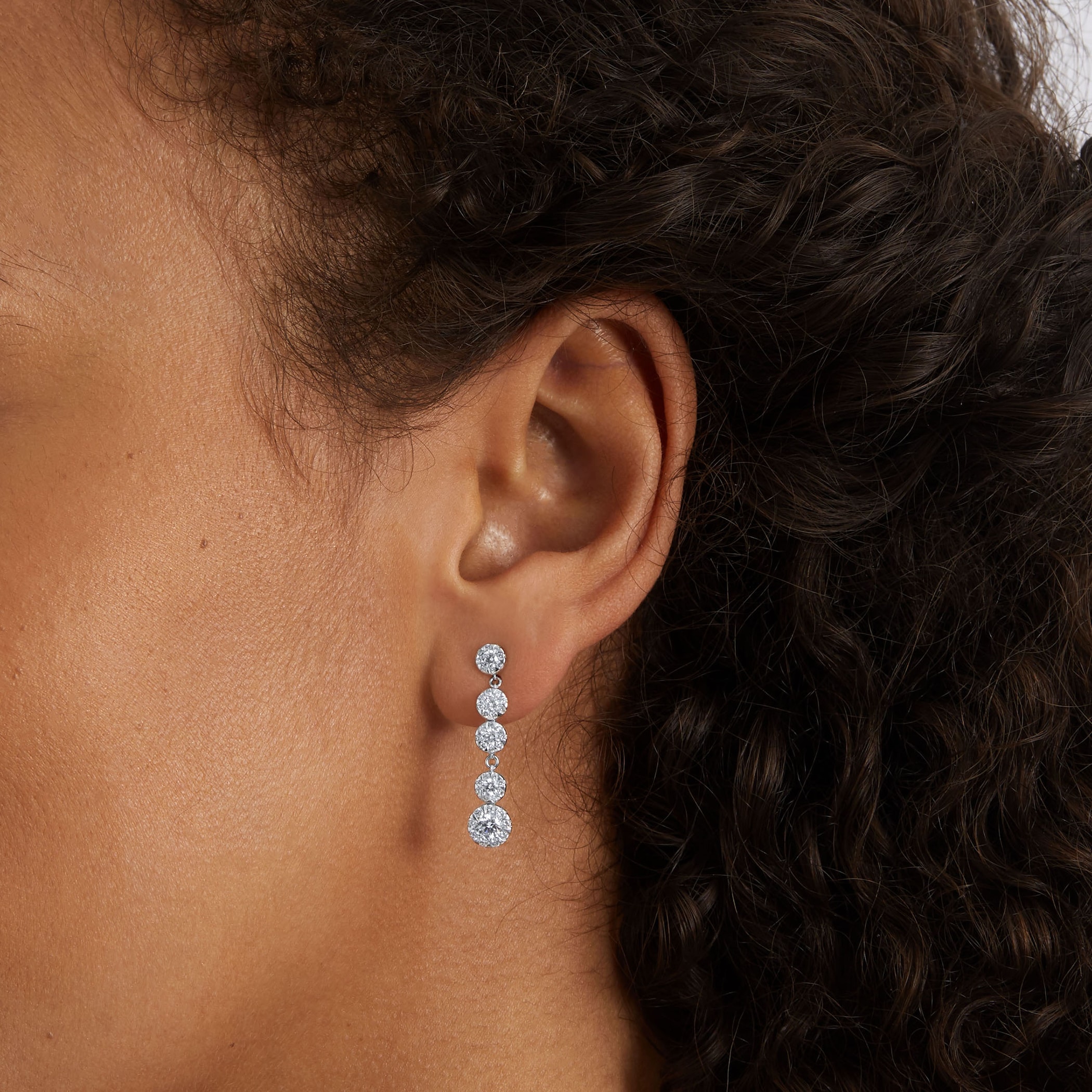 Mappin & Webb Masquerade 18ct White Gold 1.30cttw Diamond Drop Earrings Mappin & Webb Masquerade 18ct White Gold 1.30cttw Diamond Drop Earrings