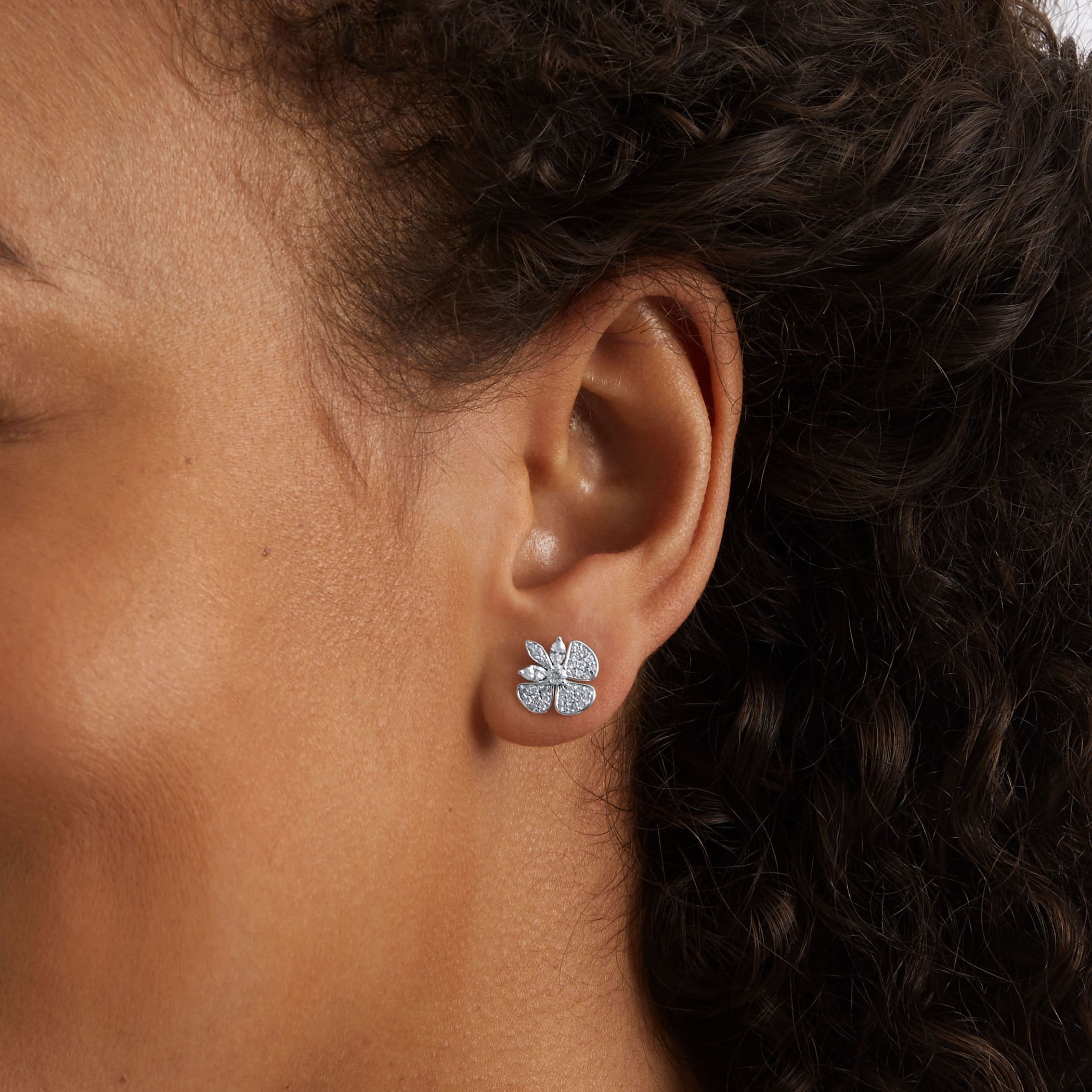 Mappin & Webb Vinea 18ct White Gold 0.65cttw Diamond Pave Petal Stud Earrings Mappin & Webb Vinea 18ct White Gold 0.65cttw Diamond Pave Petal Stud Earrings
