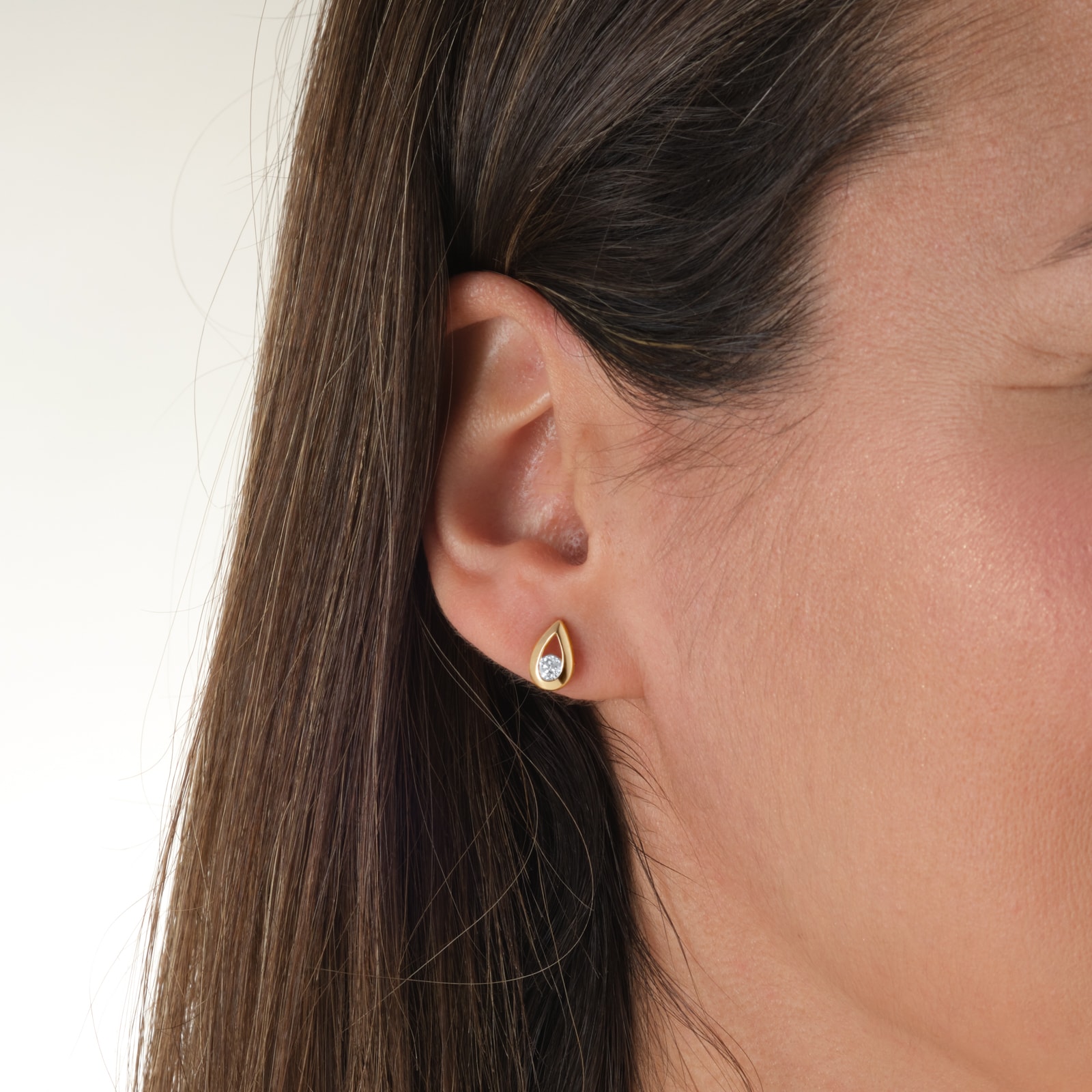 Goldsmiths 9ct Yellow Gold 0.25cttw Diamond Tear Drop Stud Earrings Goldsmiths 9ct Yellow Gold 0.25cttw Diamond Tear Drop Stud Earrings
