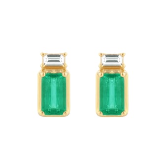 Goldsmiths 18ct Yellow Gold 0.06ct Diamond & Emerald Stud Earrings Goldsmiths 18ct Yellow Gold 0.06ct Diamond & Emerald Stud Earrings