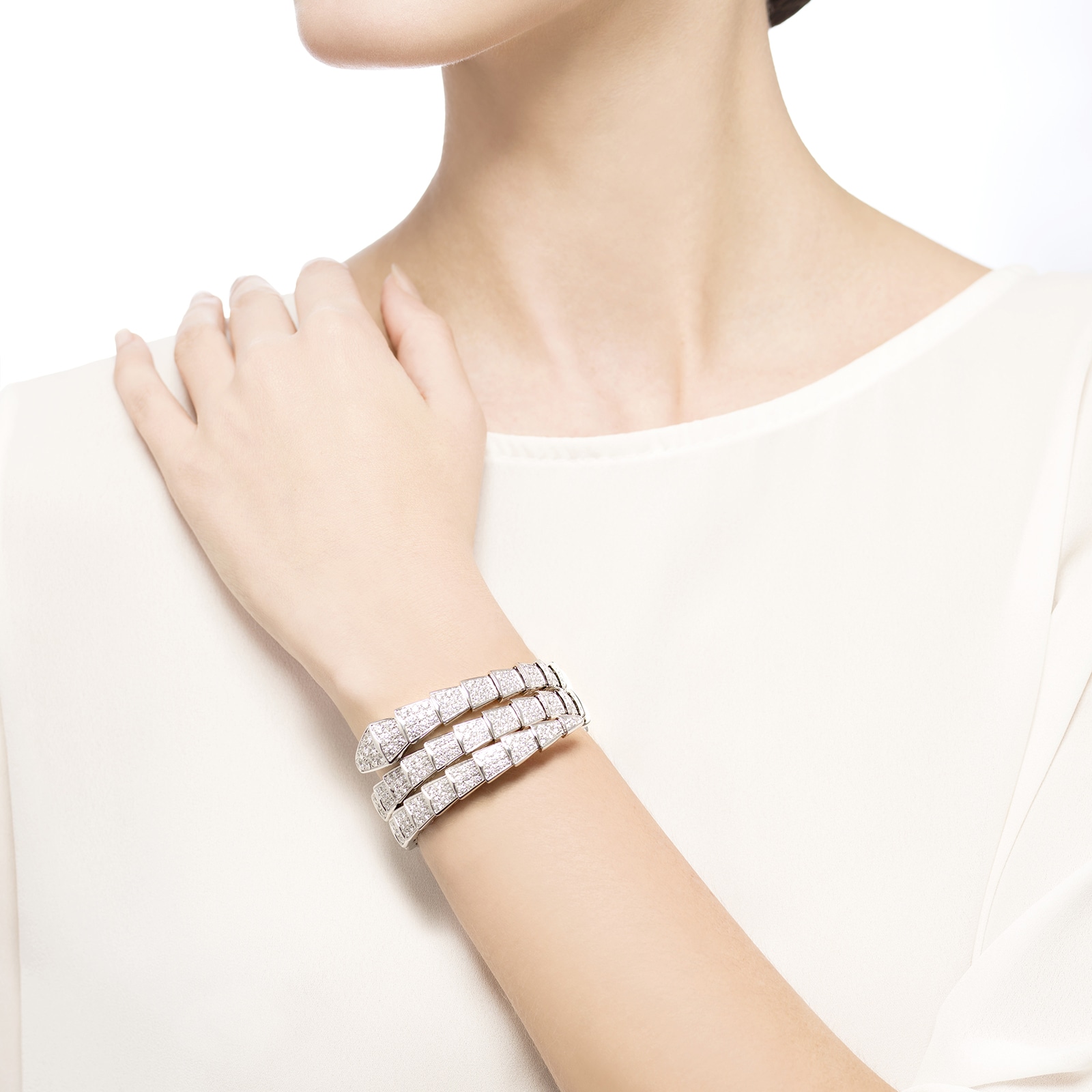 Bvlgari Jewelry 18k White Gold Serpenti Viper 5.02cttw 2 Row Full Pave Diamond Bracelet - Size Medium