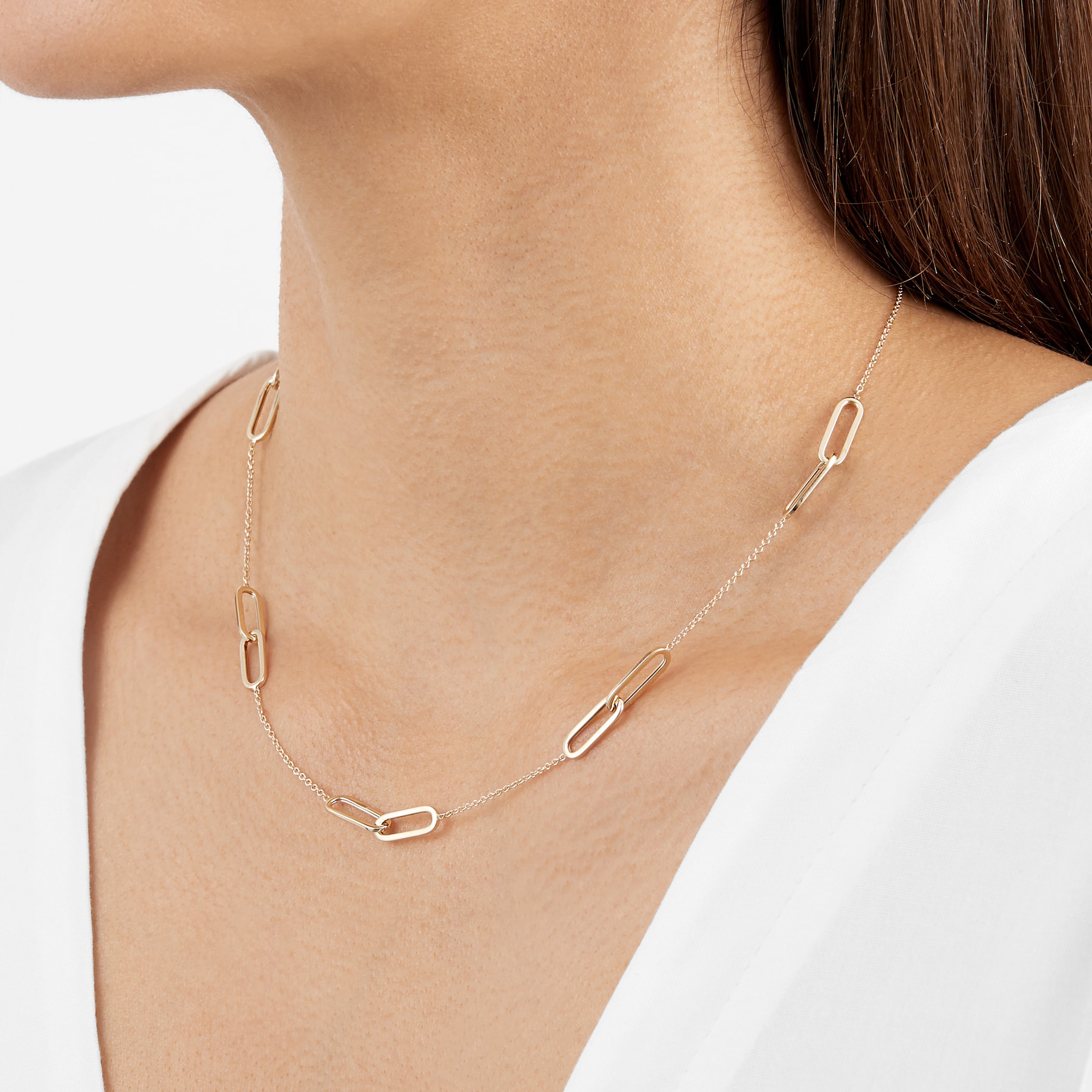 Goldsmiths 9ct Yellow Gold Rectangular Link Station Necklace Goldsmiths 9ct Yellow Gold Rectangular Link Station Necklace