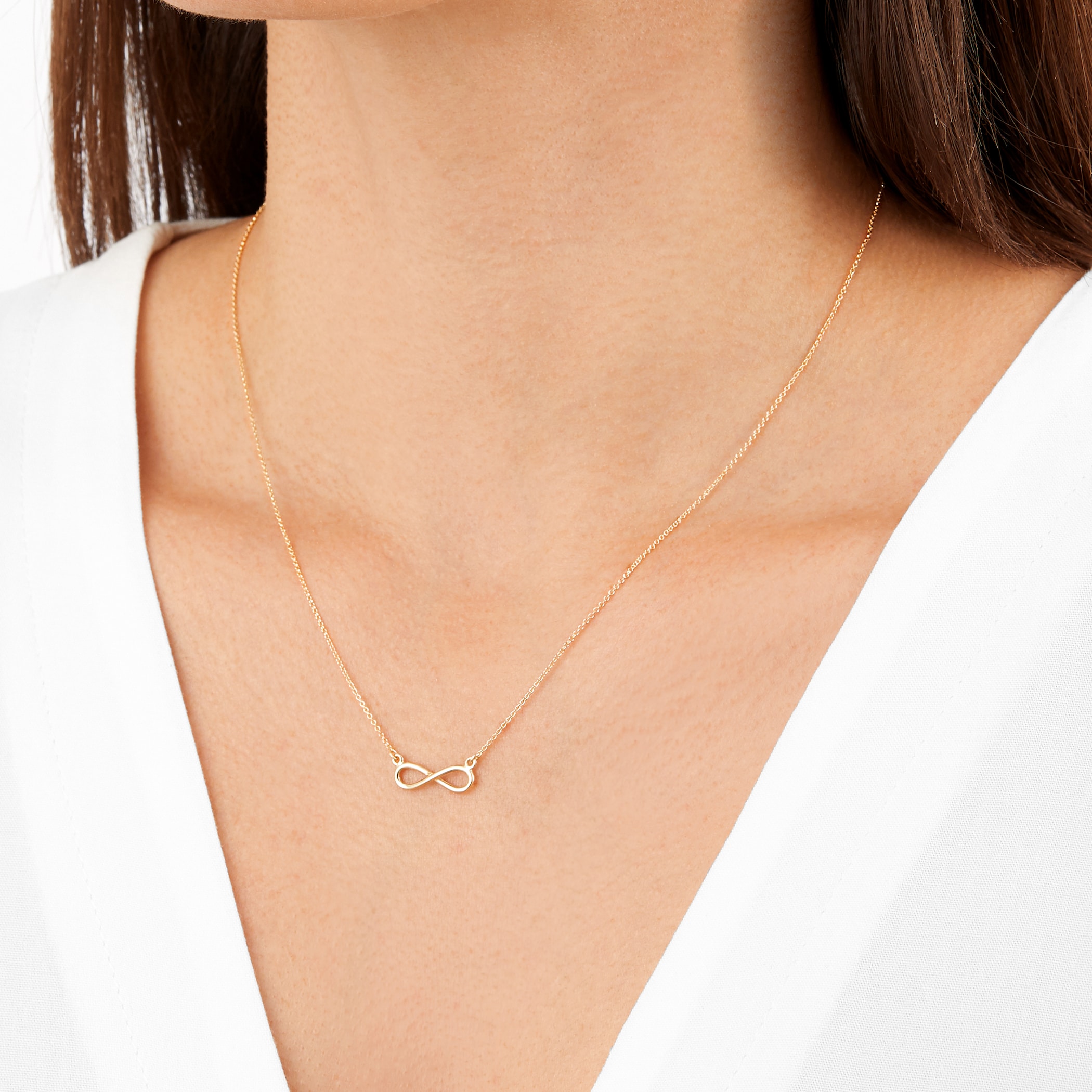 Goldsmiths 9ct Yellow Gold Infinity Pendant Goldsmiths 9ct Yellow Gold Infinity Pendant