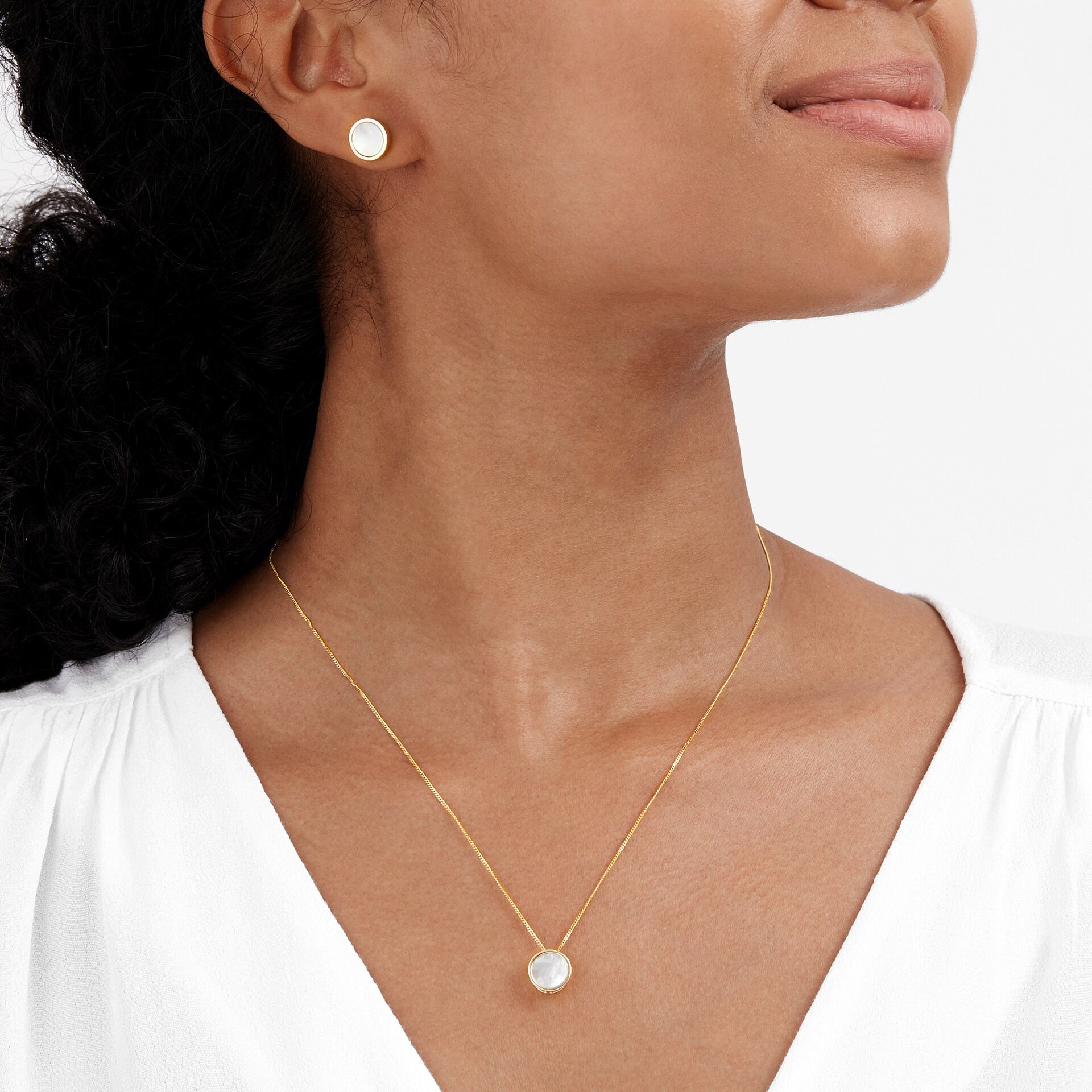 Goldsmiths 9ct Yellow Gold Mother Of Pearl Pendant