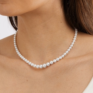 Goldsmiths 18ct Yellow Gold Graduated Freshwater Pearl Necklace