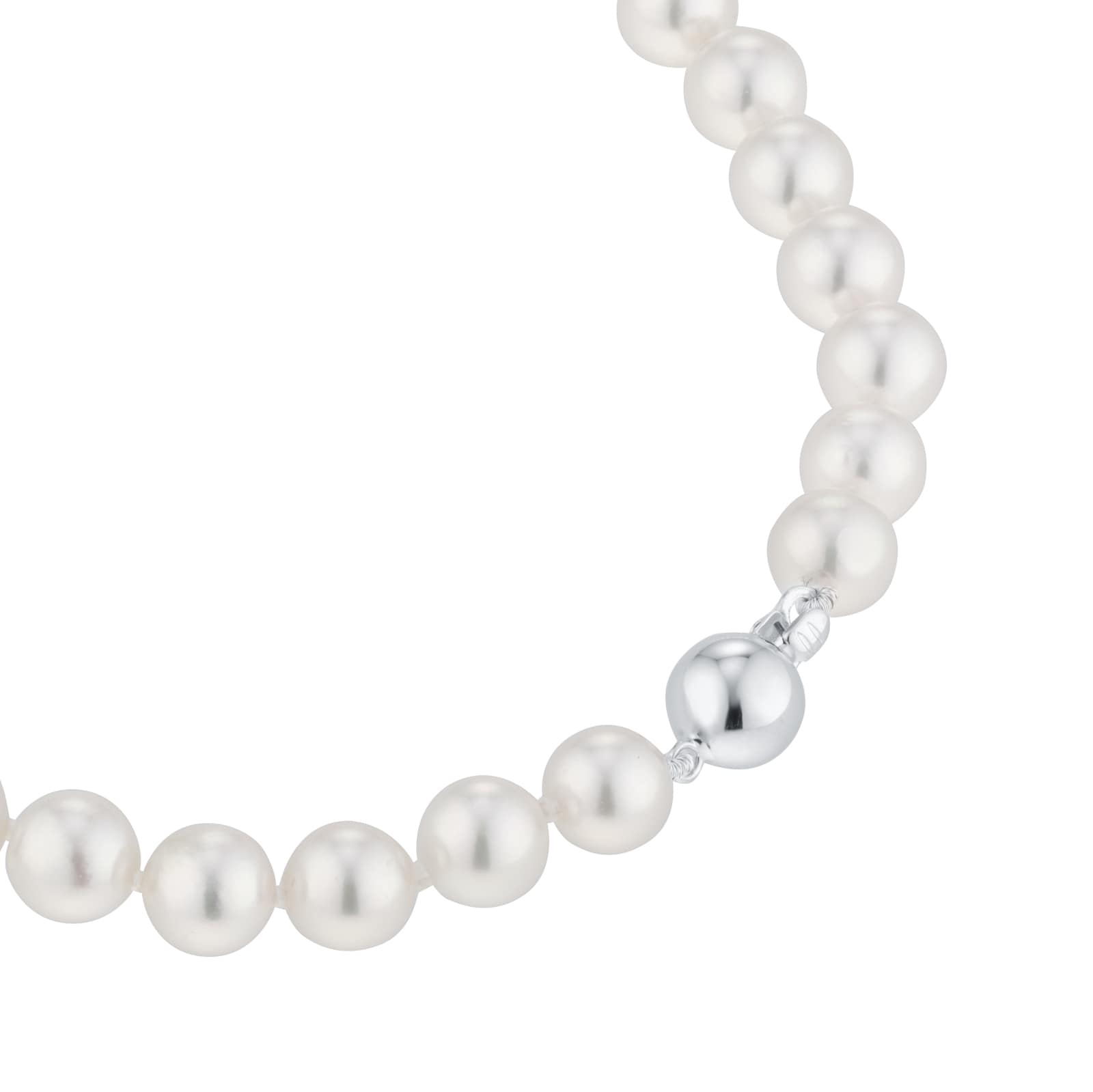 Mappin & Webb 18ct White Gold 6.5x7mm Akoya Pearl Necklace Mappin & Webb 18ct White Gold 6.5x7mm Akoya Pearl Necklace