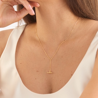 Goldsmiths 9ct Yellow Gold Small T-Bar Necklace Goldsmiths 9ct Yellow Gold Small T-Bar Necklace