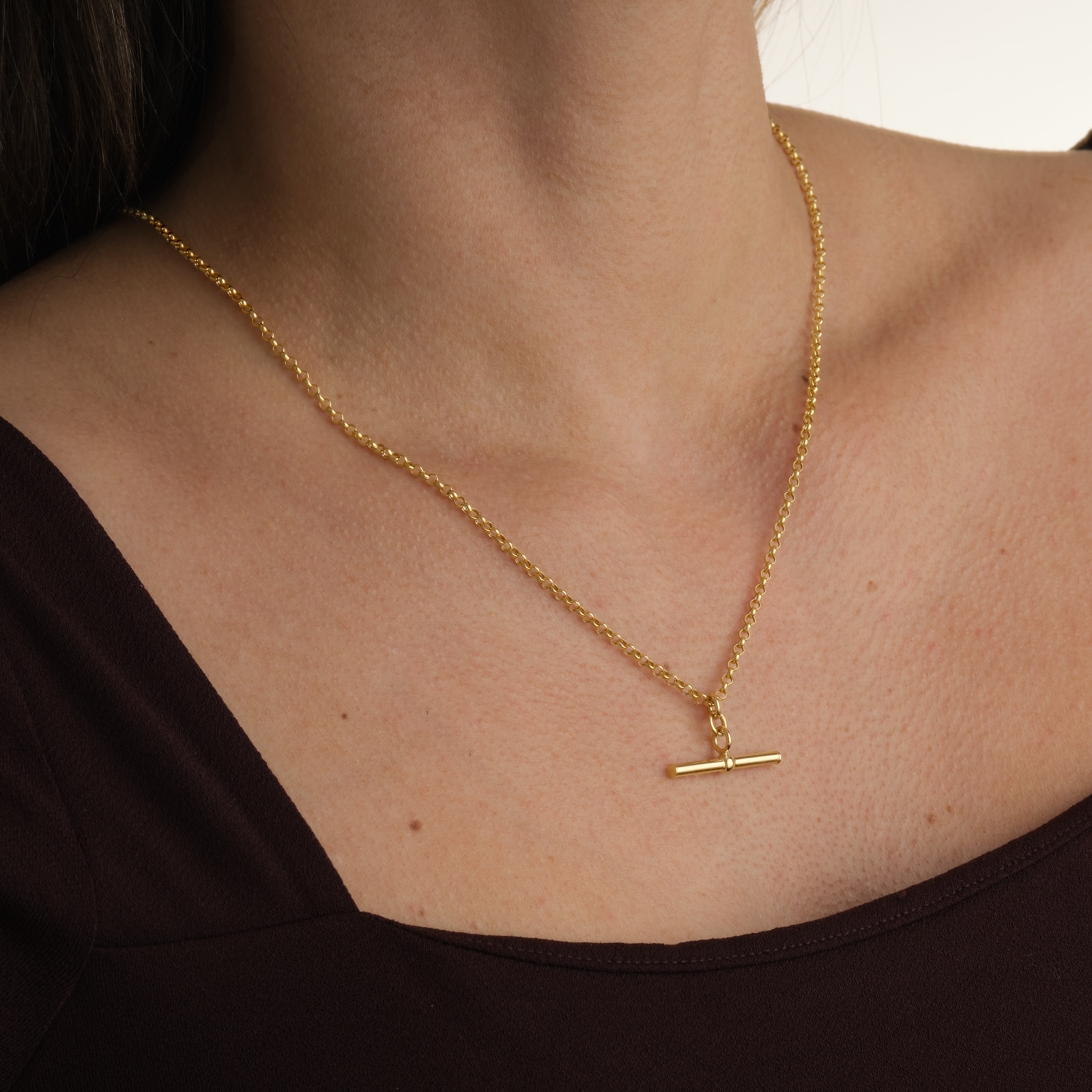 Goldsmiths 9ct Yellow Gold T-Bar Pendant