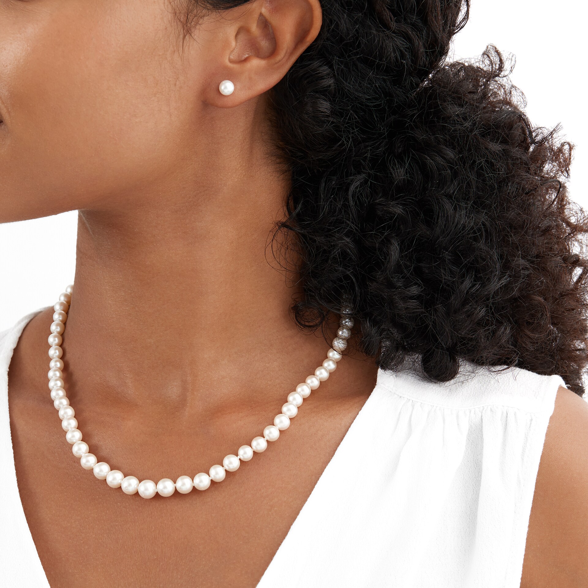 Goldsmiths 9ct Yellow Gold Graduated Pearl Strand and Stud Set Goldsmiths 9ct Yellow Gold Graduated Pearl Strand and Stud Set